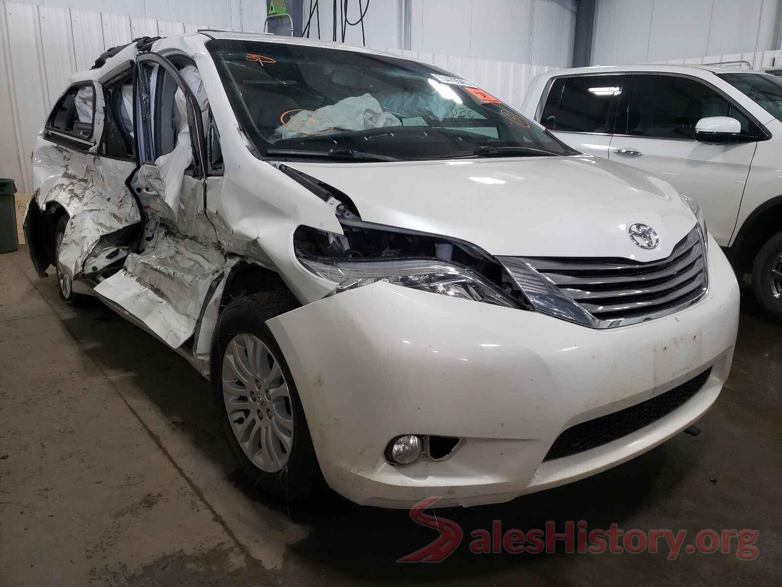 5TDYZ3DC7HS865152 2017 TOYOTA SIENNA