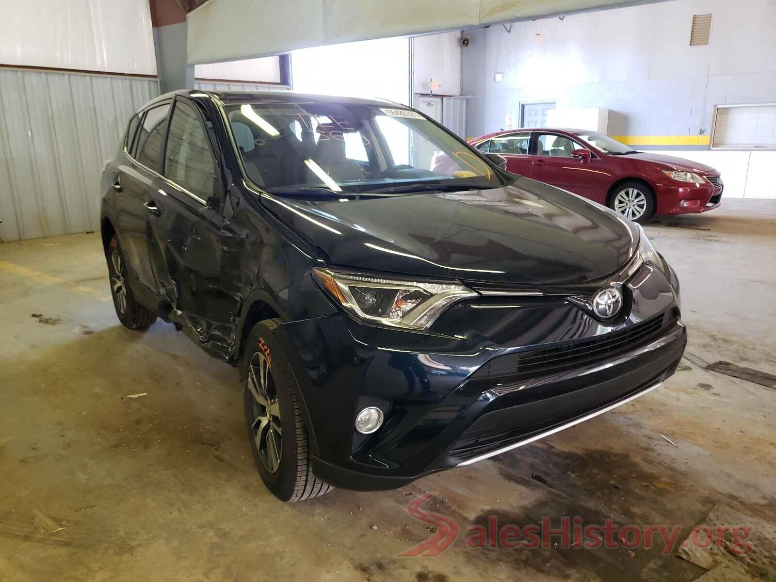 JTMWFREV3JJ752806 2018 TOYOTA RAV4