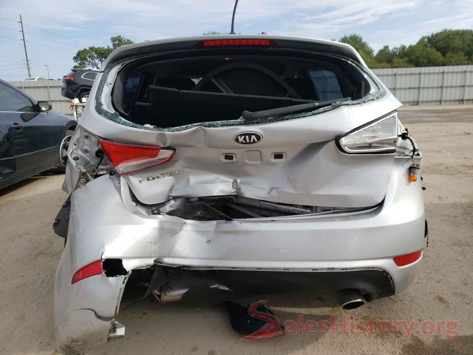 KNAFK5A80H5676028 2017 KIA FORTE