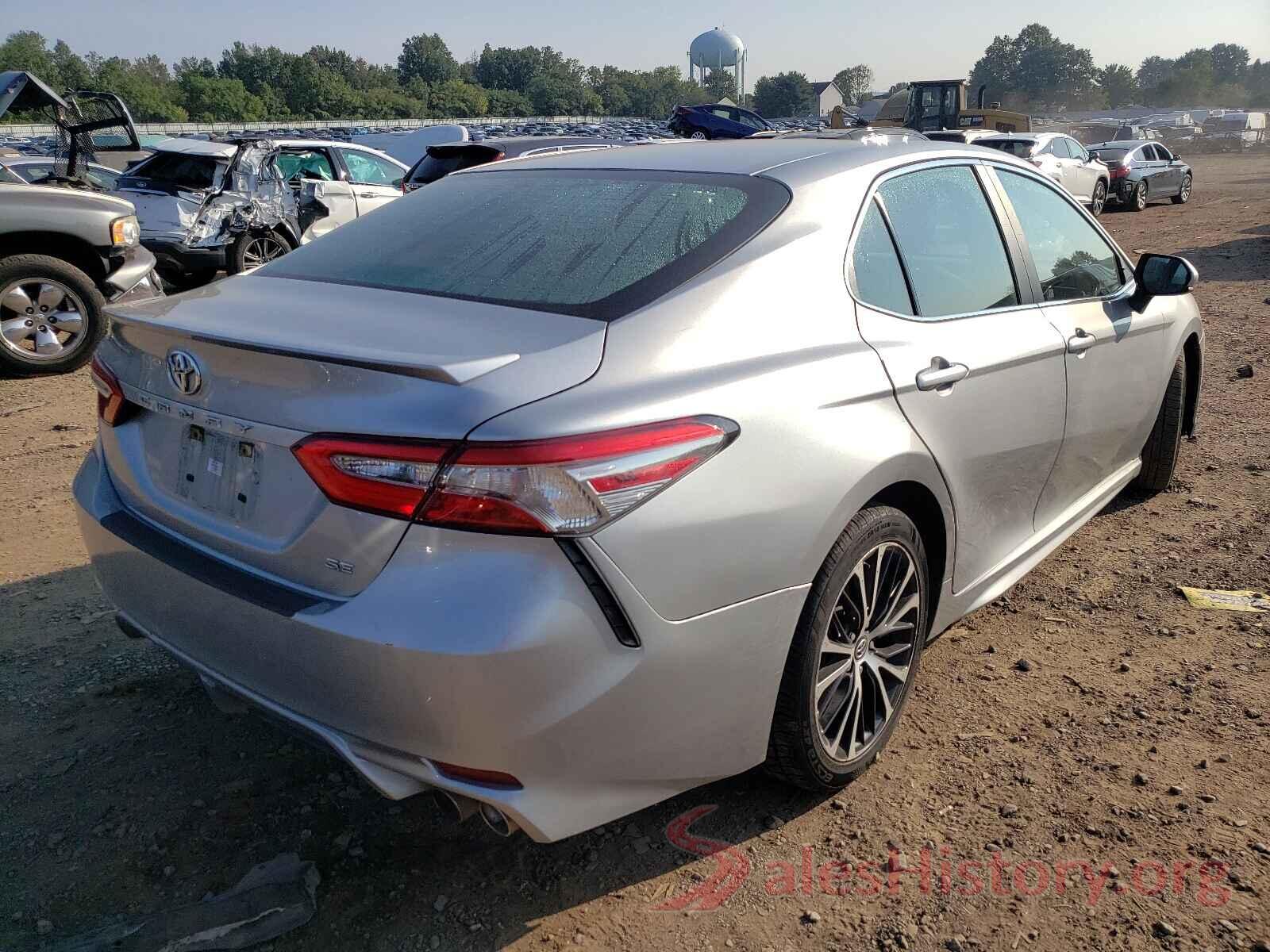 4T1B11HK5JU658484 2018 TOYOTA CAMRY