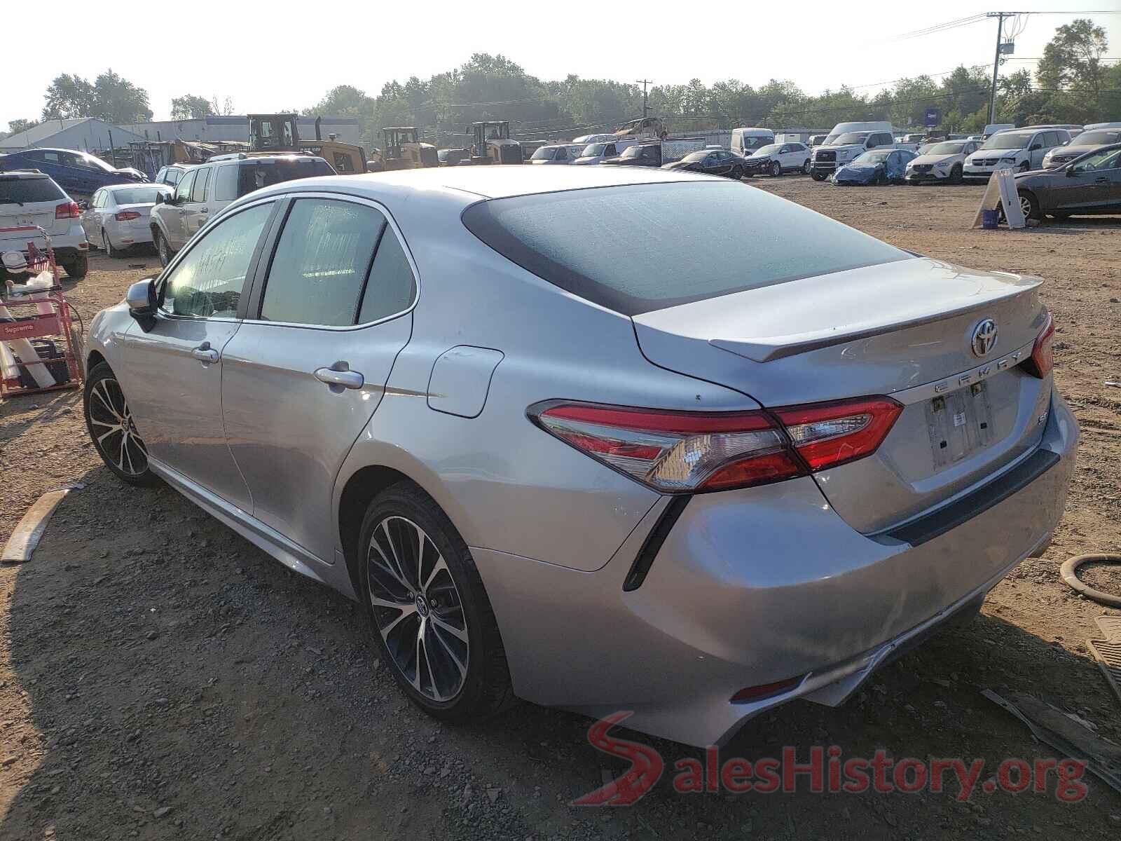 4T1B11HK5JU658484 2018 TOYOTA CAMRY