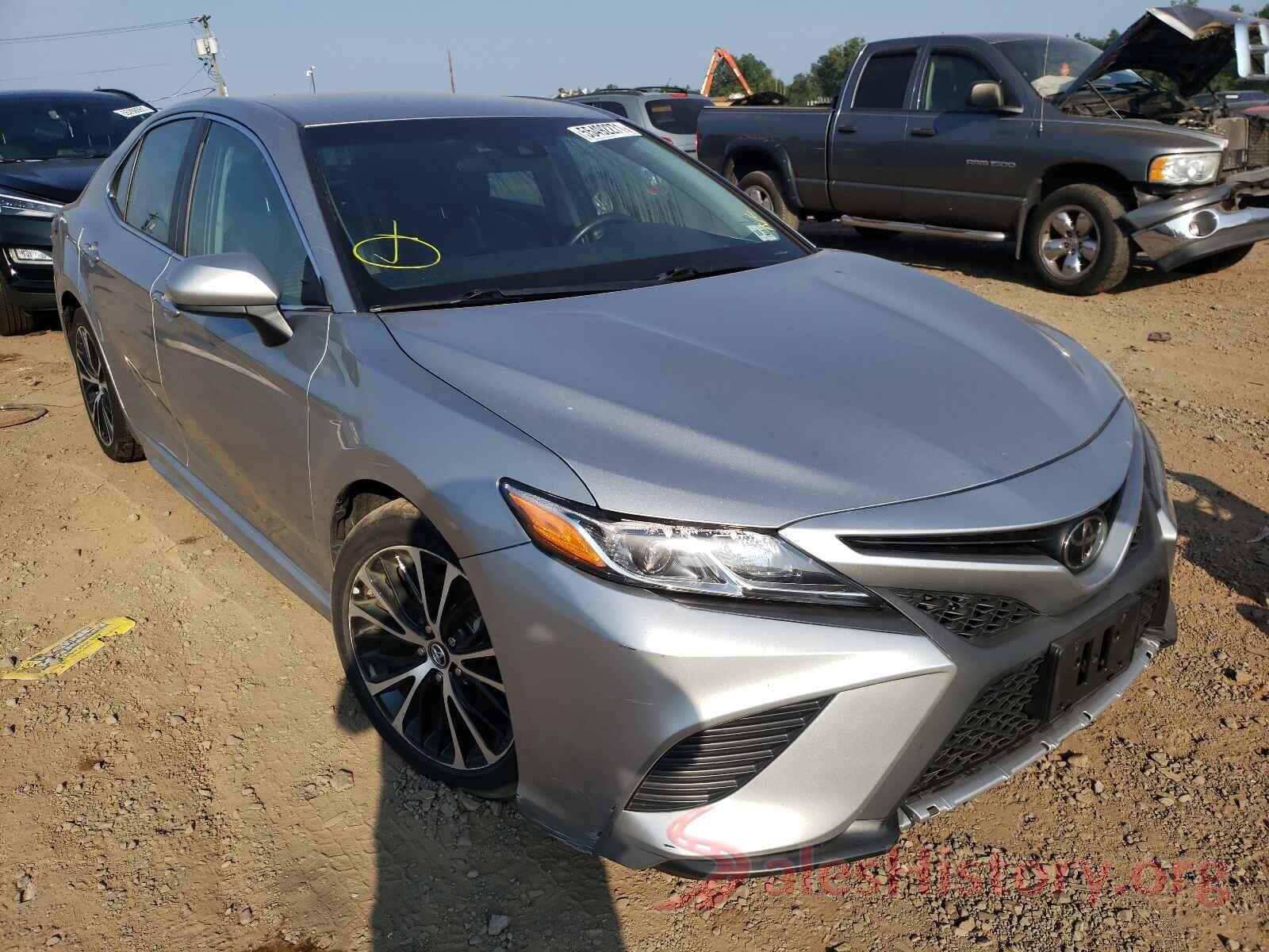 4T1B11HK5JU658484 2018 TOYOTA CAMRY