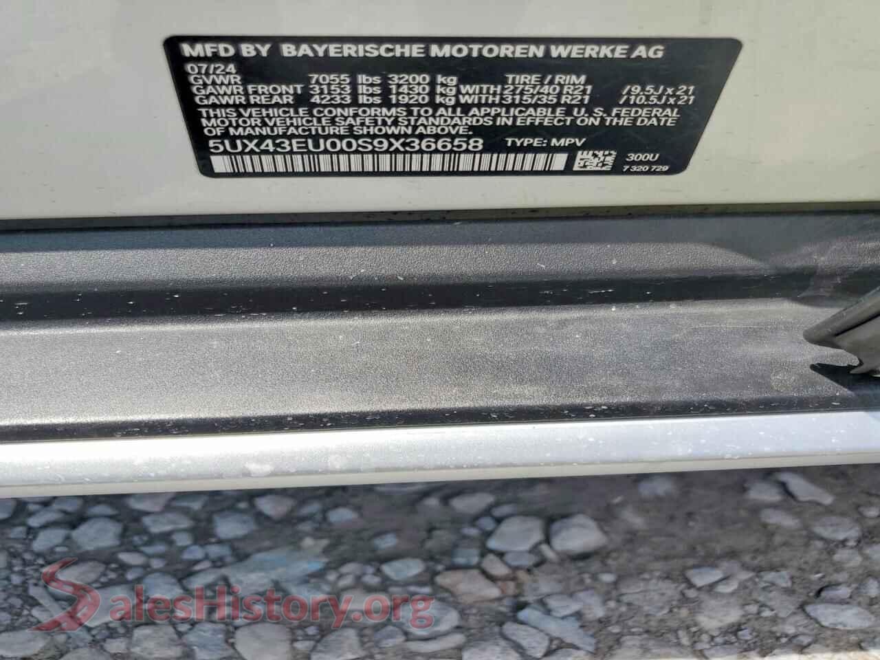 2025 BMW X5 VIN 5UX43EU00S9X36658, trunk area