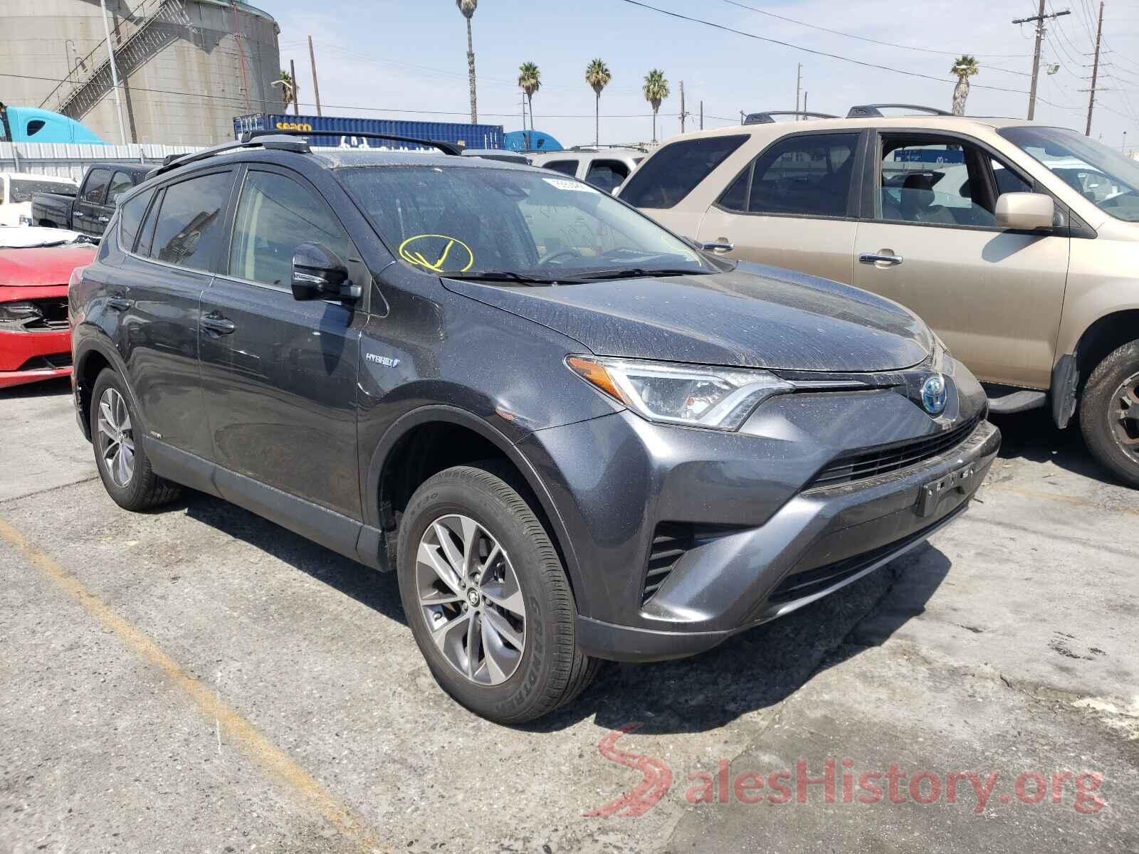 JTMRJREV1JD215846 2018 TOYOTA RAV4