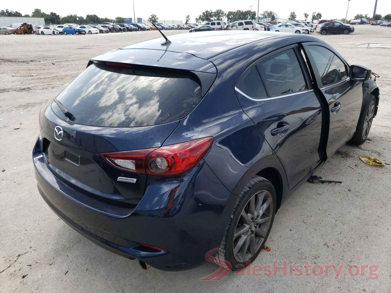 3MZBN1L3XJM262285 2018 MAZDA 3