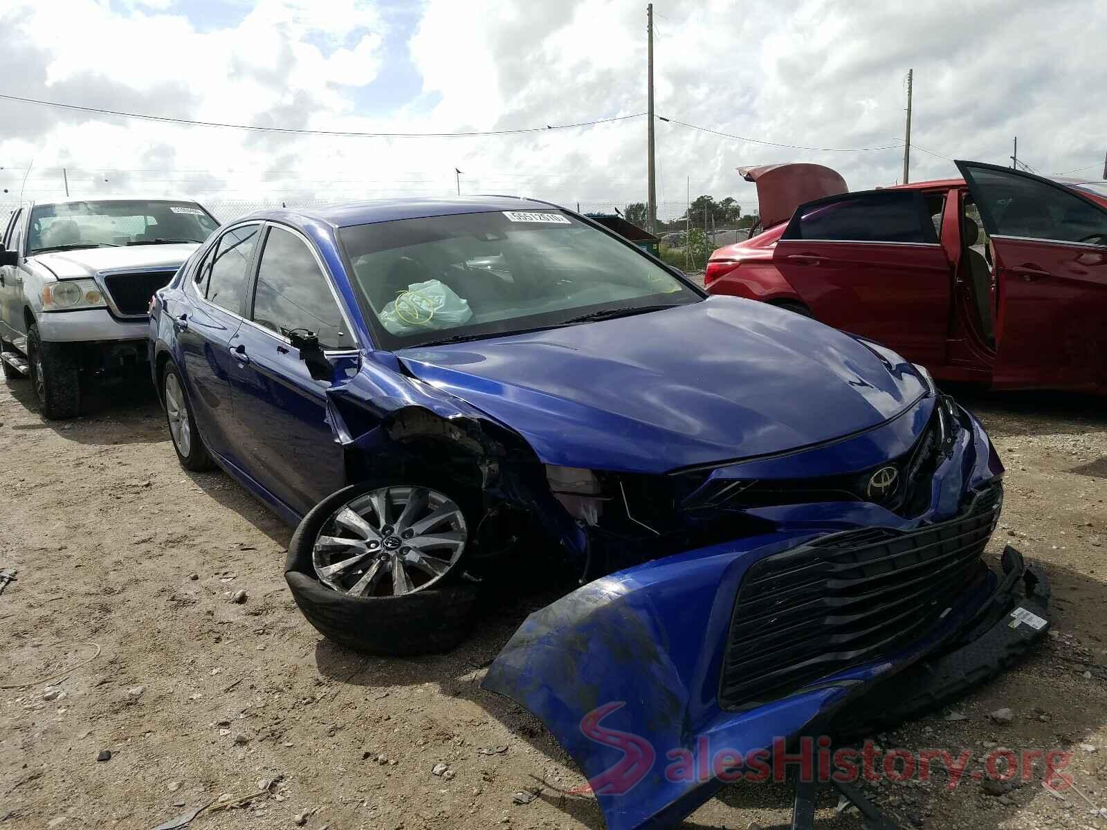 4T1B11HK5JU590204 2018 TOYOTA CAMRY