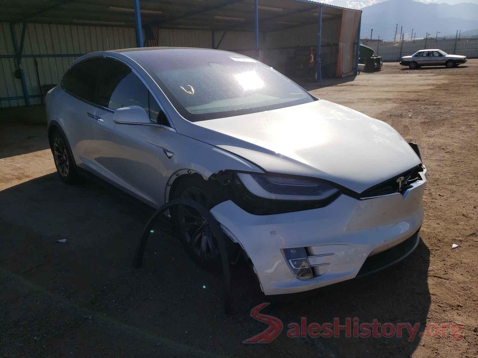 5YJXCAE26JF123083 2018 TESLA MODEL X