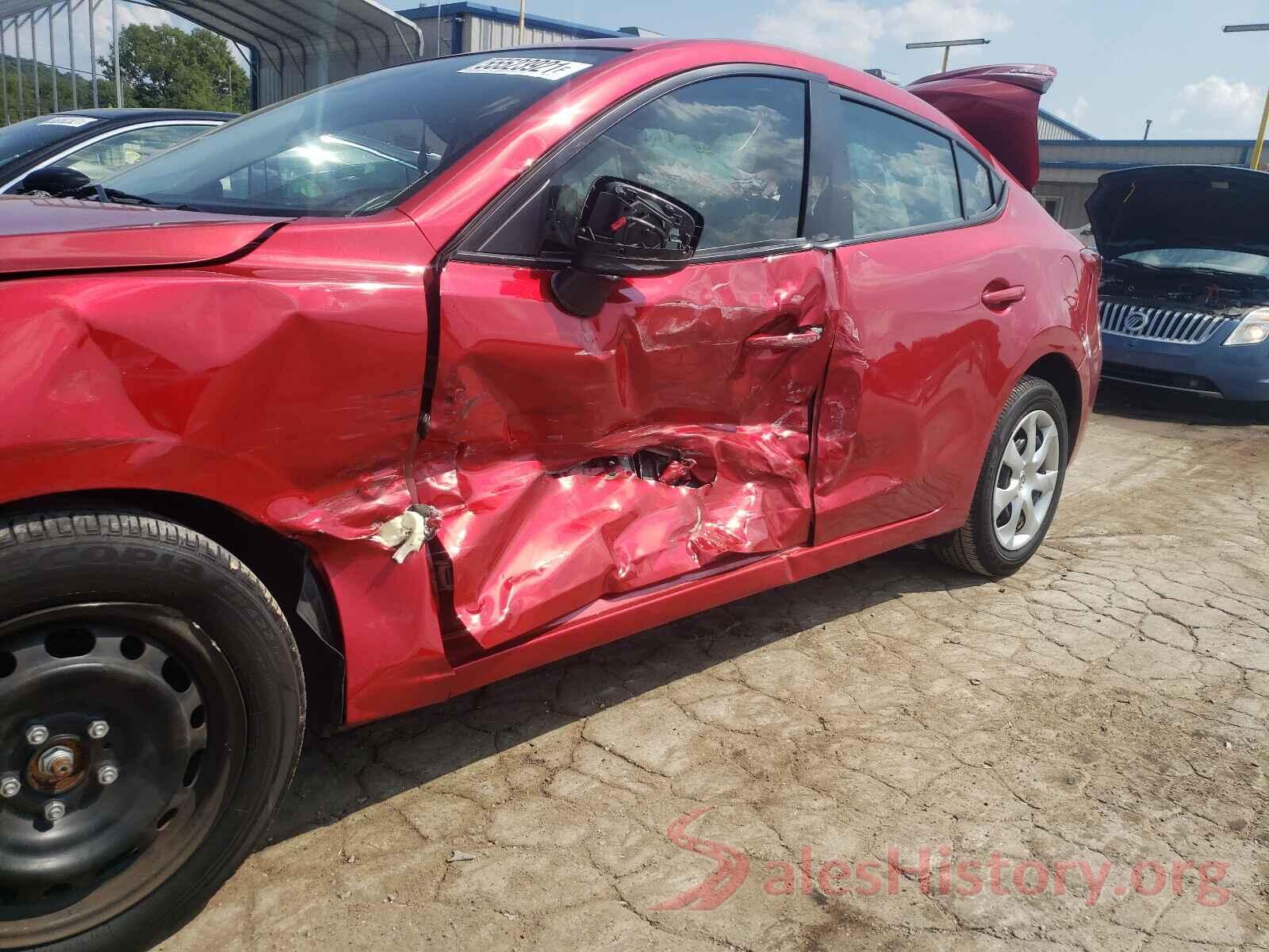 3MZBN1U72JM227855 2018 MAZDA 3