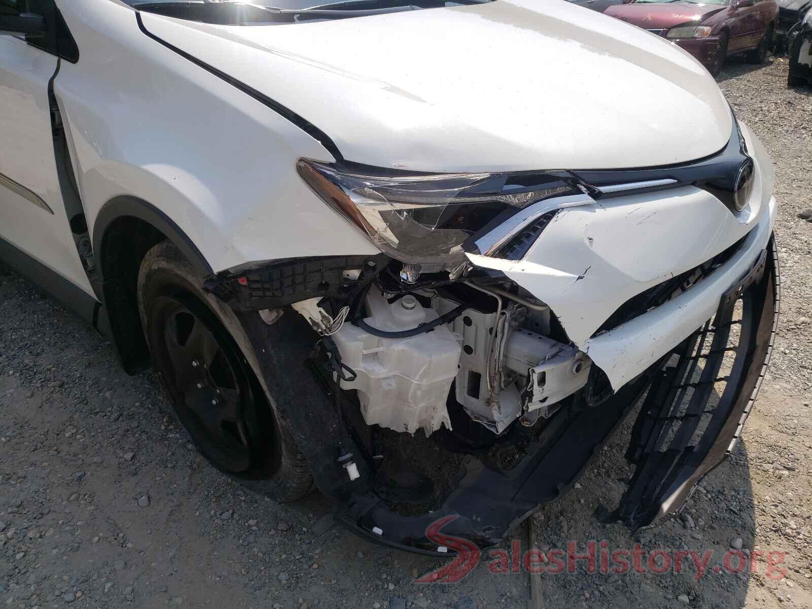 JTMBFREV9HJ114813 2017 TOYOTA RAV4