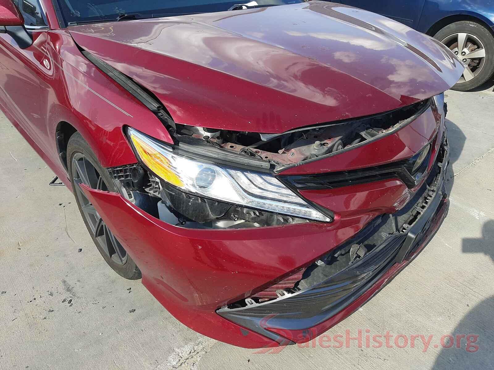 4T1B11HK5JU504261 2018 TOYOTA CAMRY