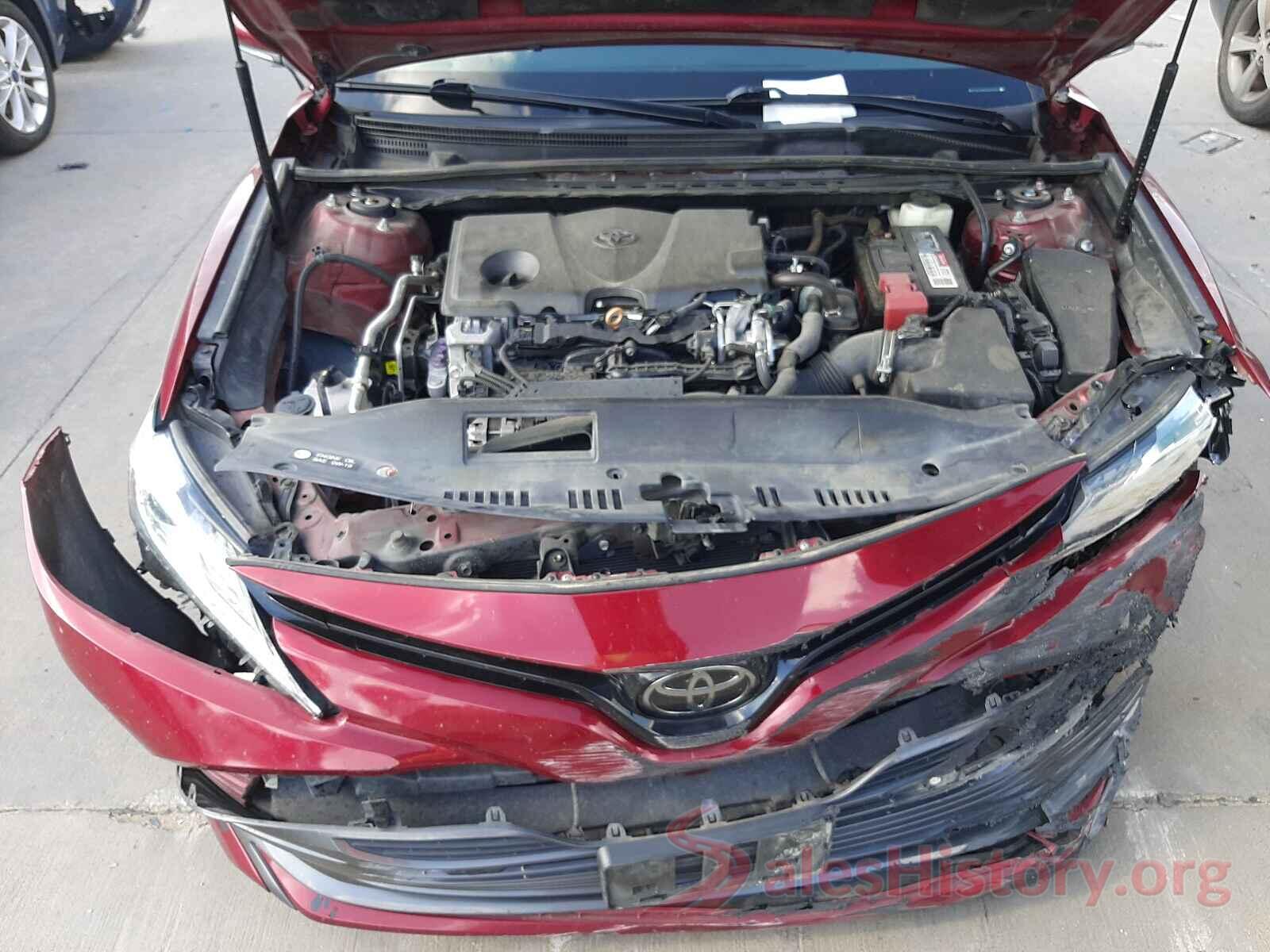 4T1B11HK5JU504261 2018 TOYOTA CAMRY