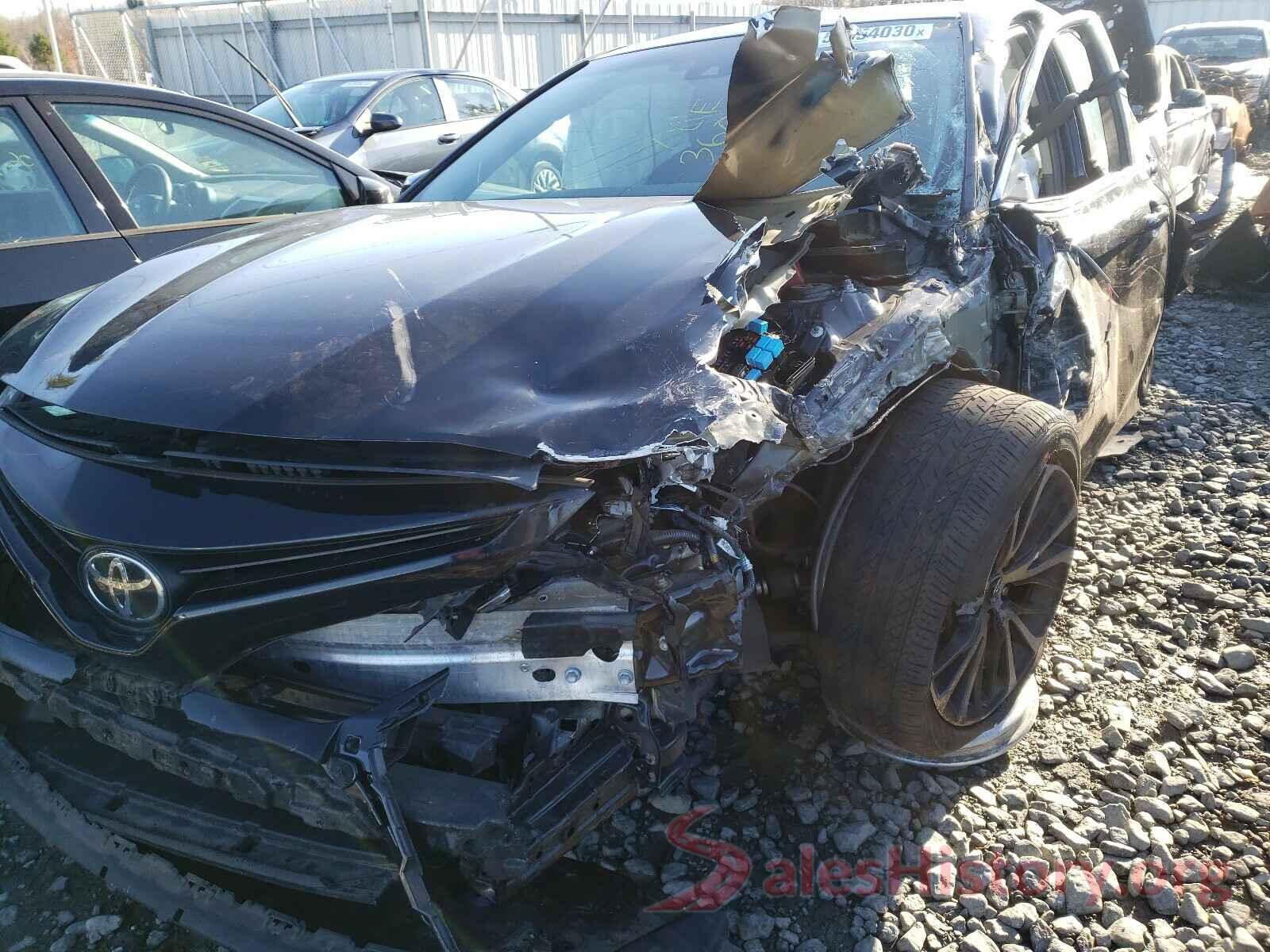 4T1B11HK2JU528789 2018 TOYOTA CAMRY