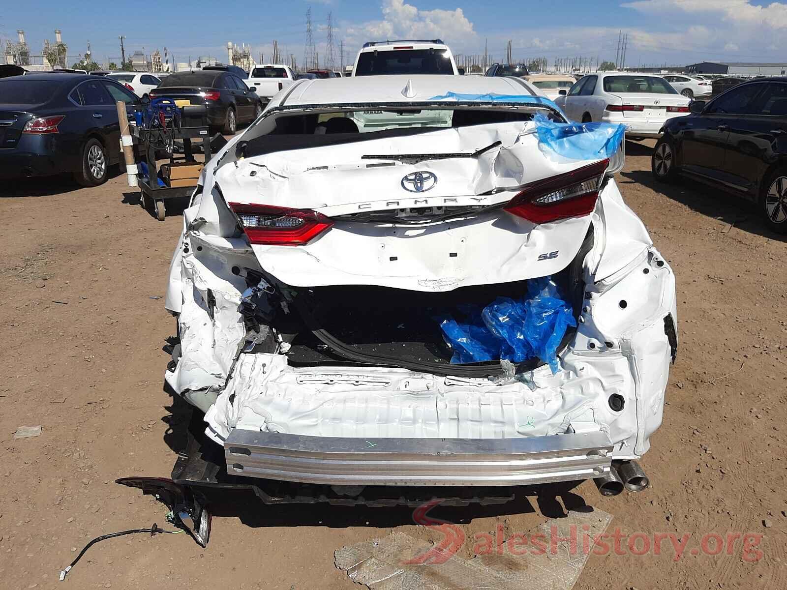 4T1G11AKXMU556165 2021 TOYOTA CAMRY