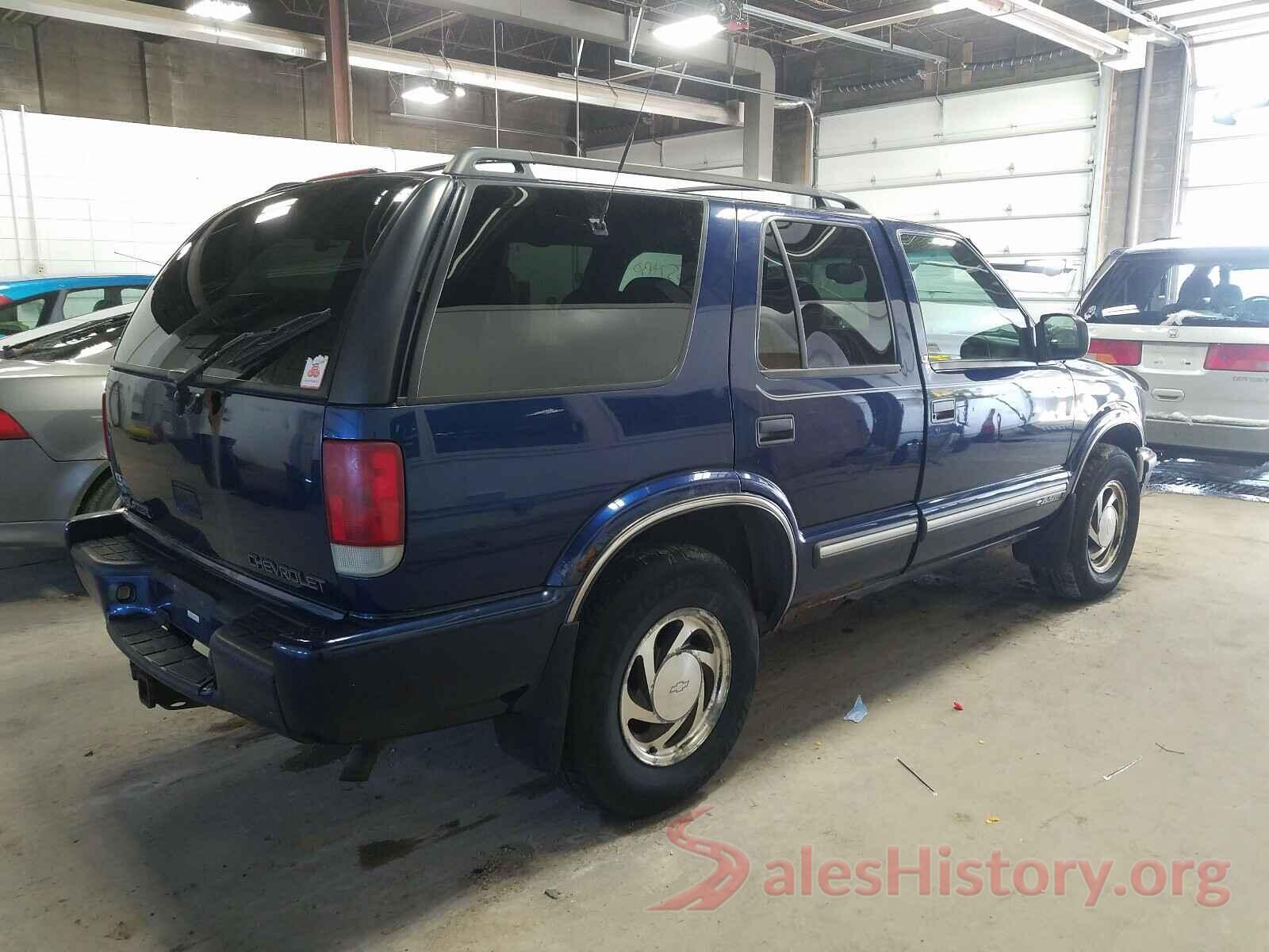 1GNDT13W112109465 2001 CHEVROLET BLAZER