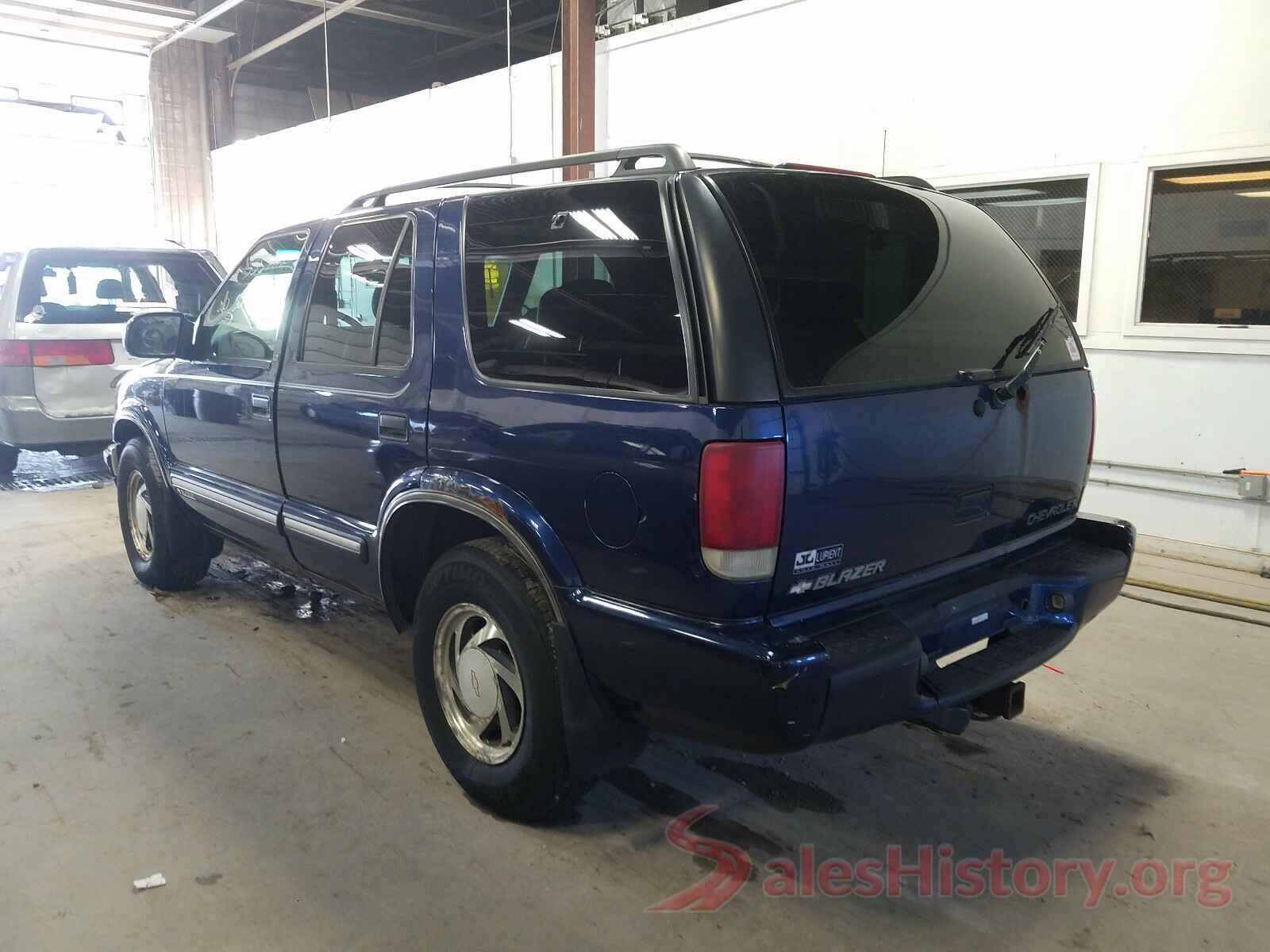 1GNDT13W112109465 2001 CHEVROLET BLAZER