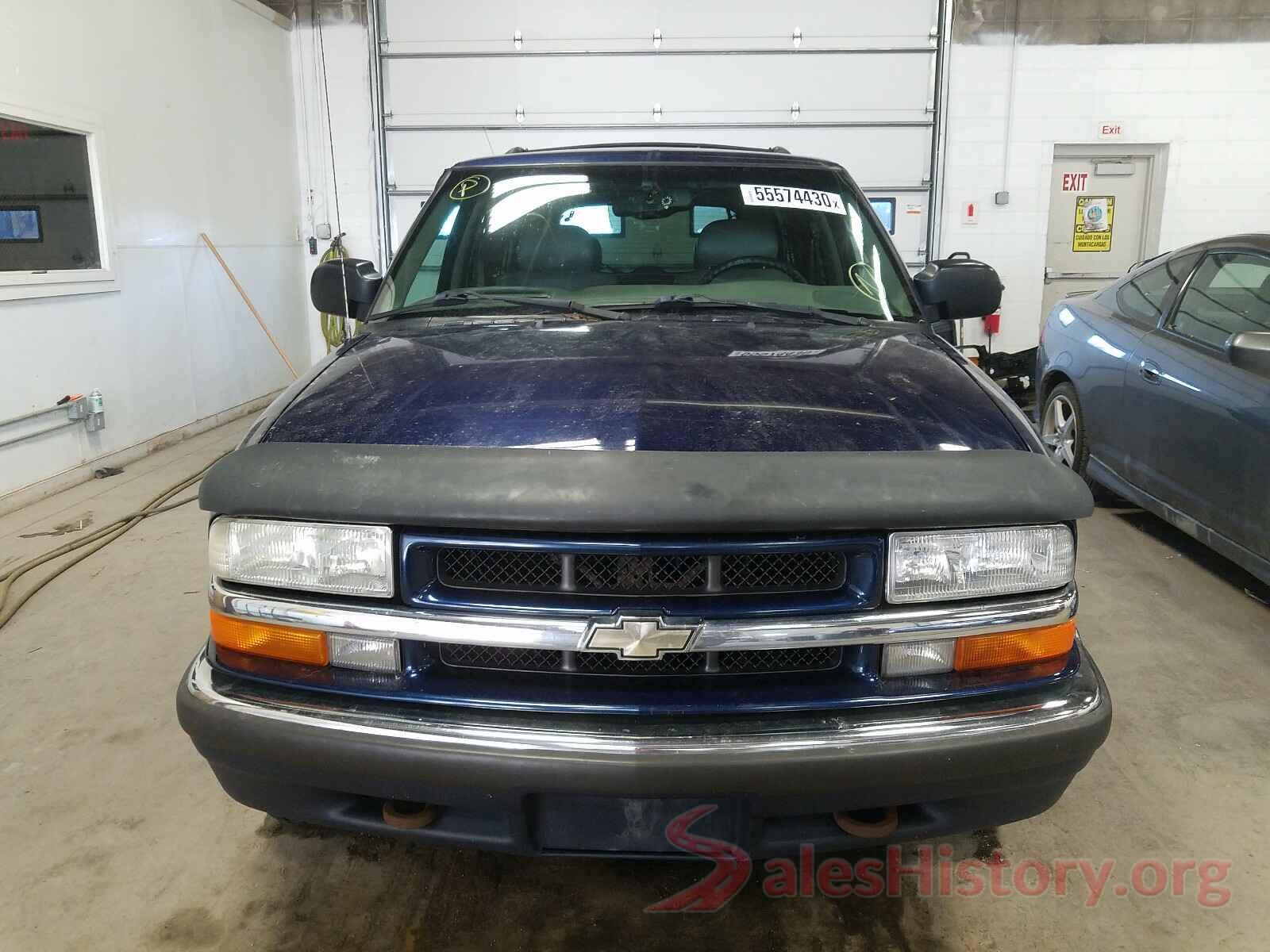 1GNDT13W112109465 2001 CHEVROLET BLAZER