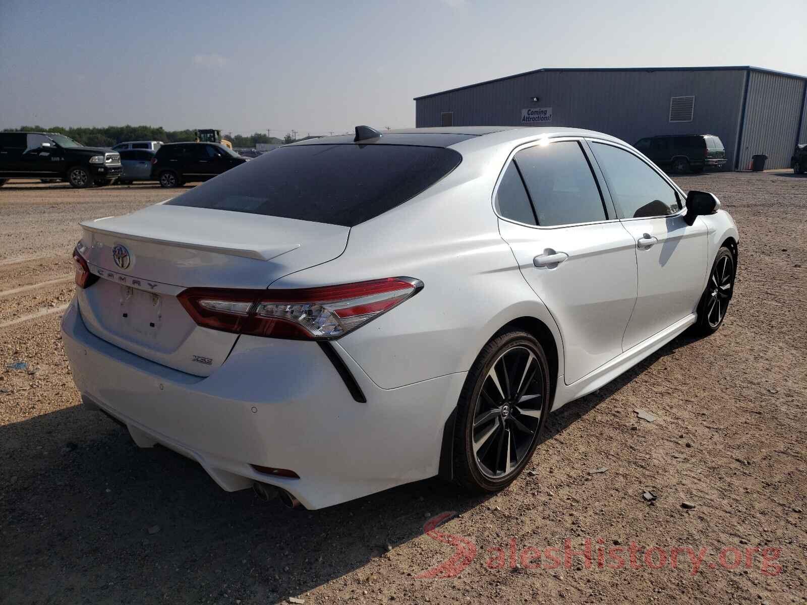 4T1B61HK5JU668997 2018 TOYOTA CAMRY