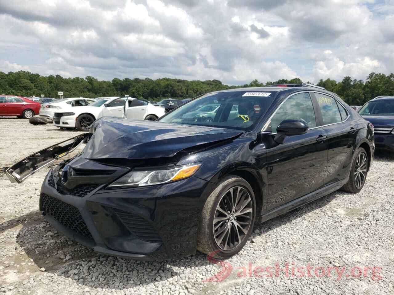 4T1B11HK3JU085648 2018 TOYOTA CAMRY