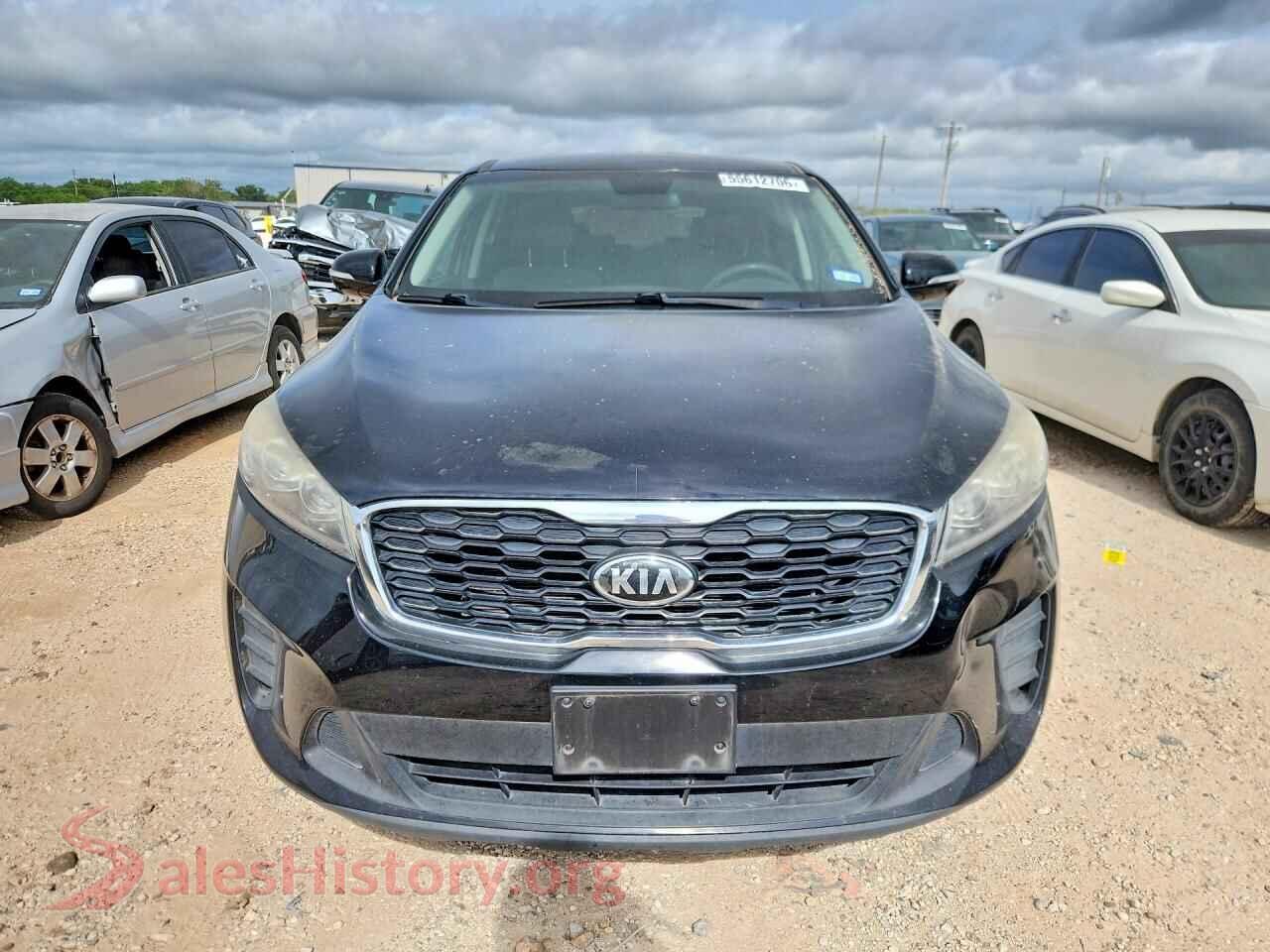 2019 KIA SORENTO VIN 5XYPG4A39KG463522, rear view