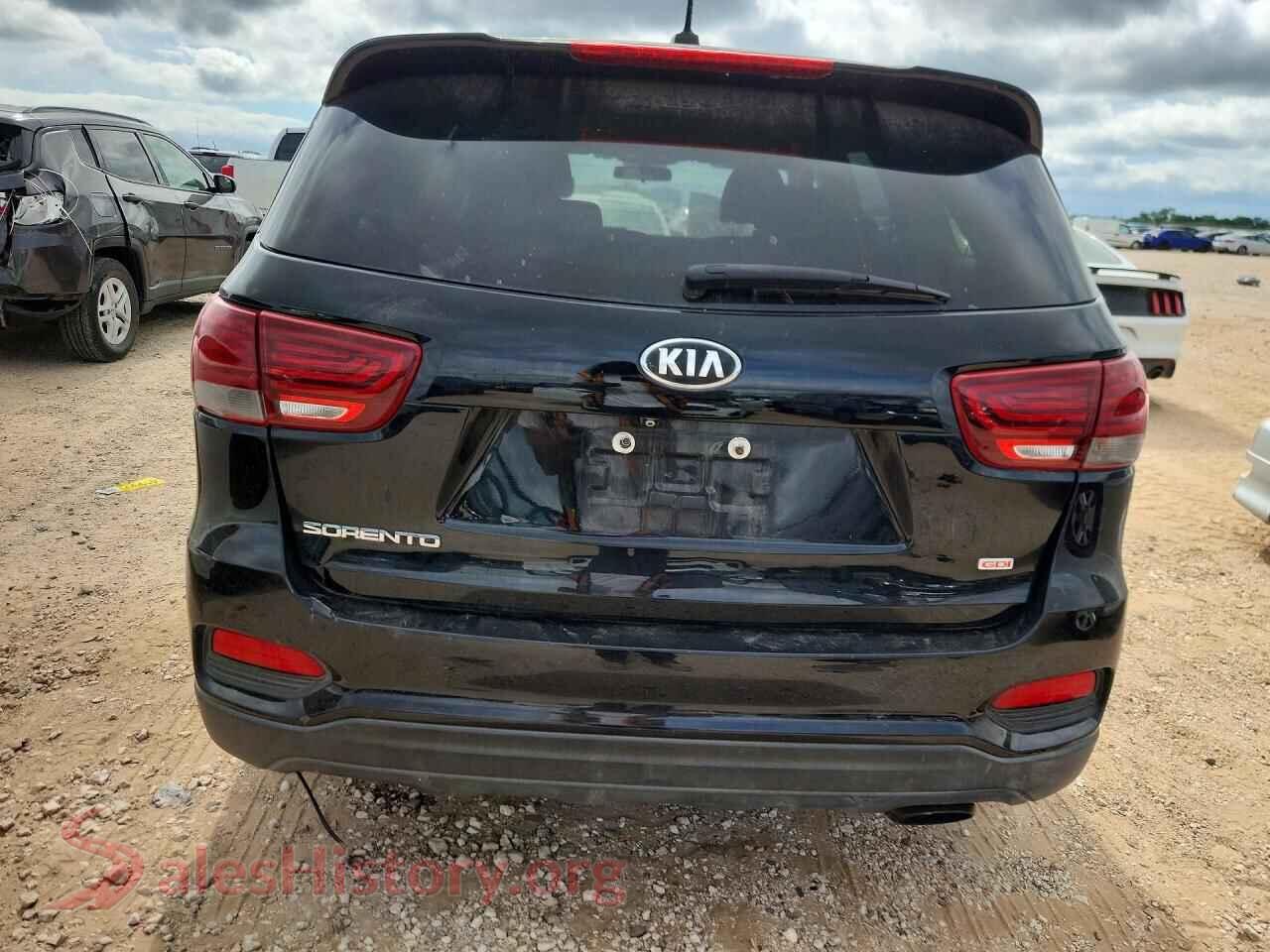 2019 KIA SORENTO VIN 5XYPG4A39KG463522, left side view
