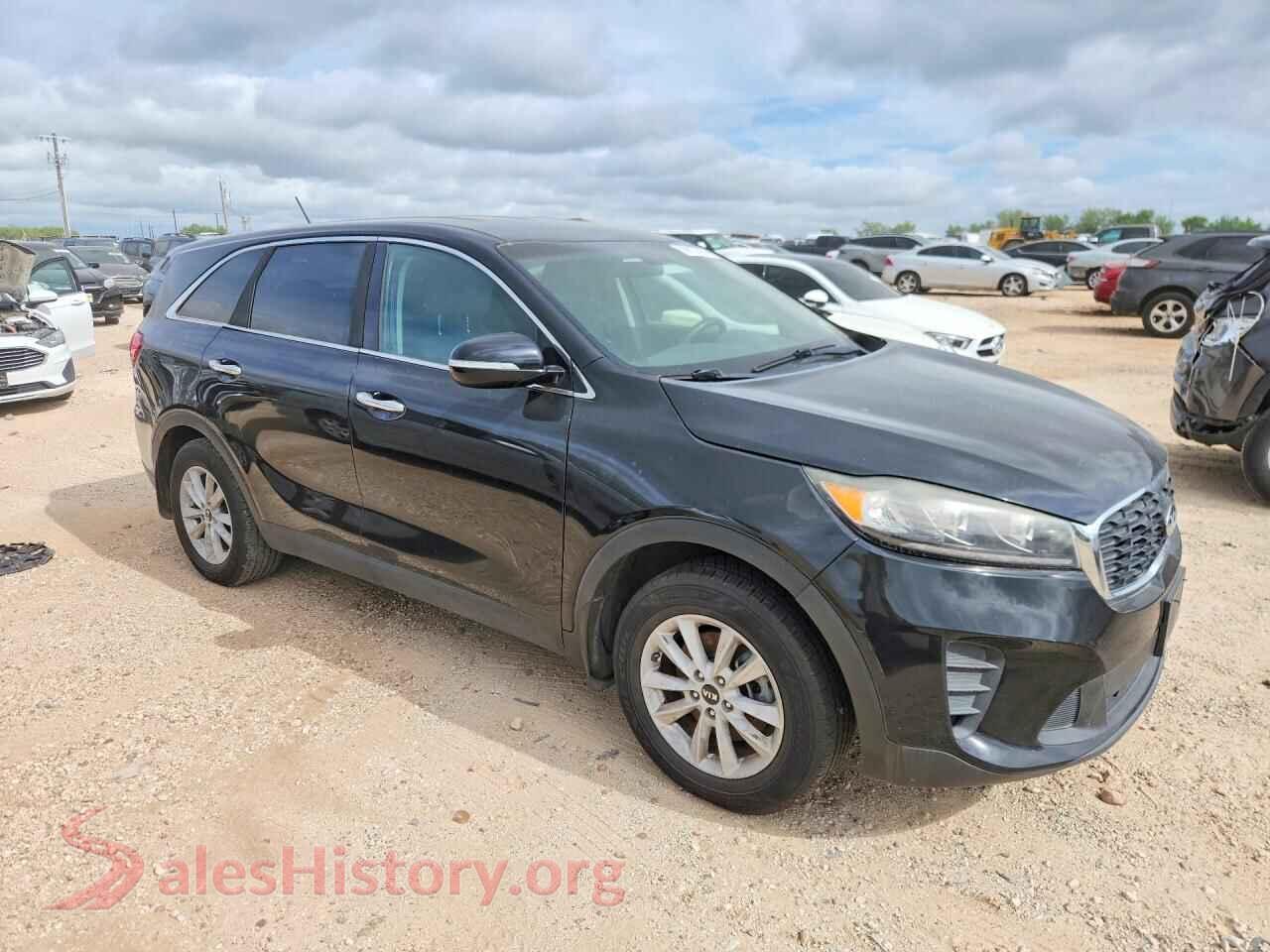 2019 KIA SORENTO VIN 5XYPG4A39KG463522, rear 3/4 view