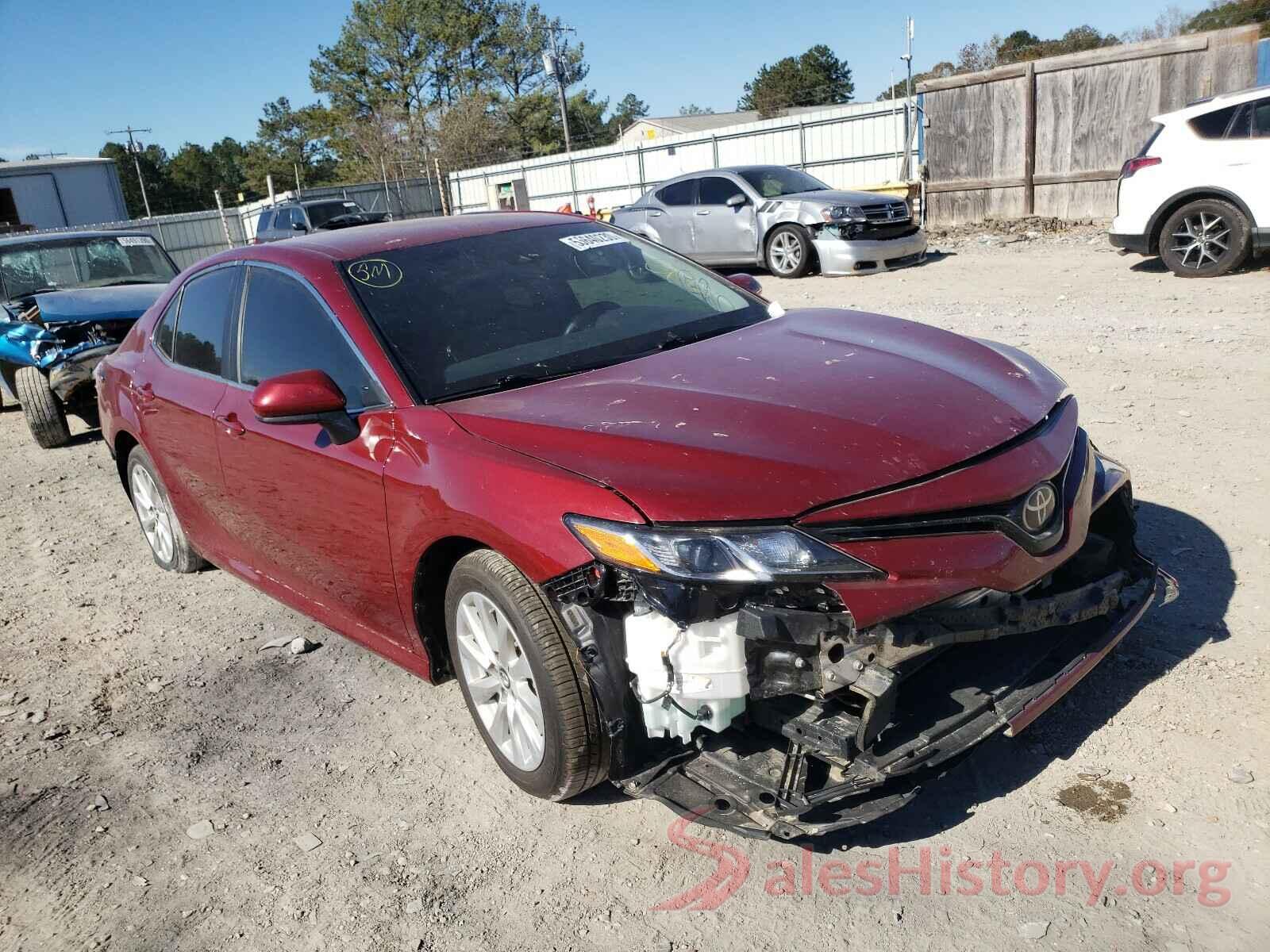 4T1B11HK2JU590564 2018 TOYOTA CAMRY