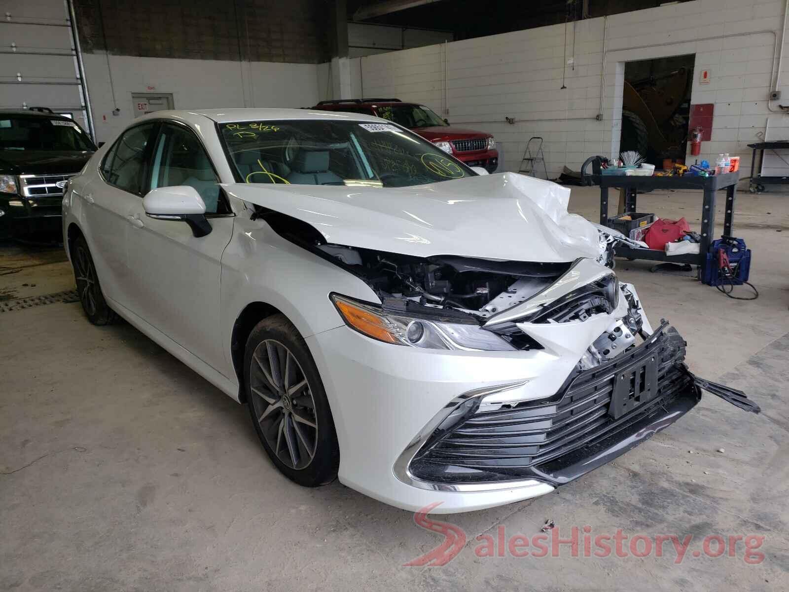 4T1F11BK6MU033509 2021 TOYOTA CAMRY