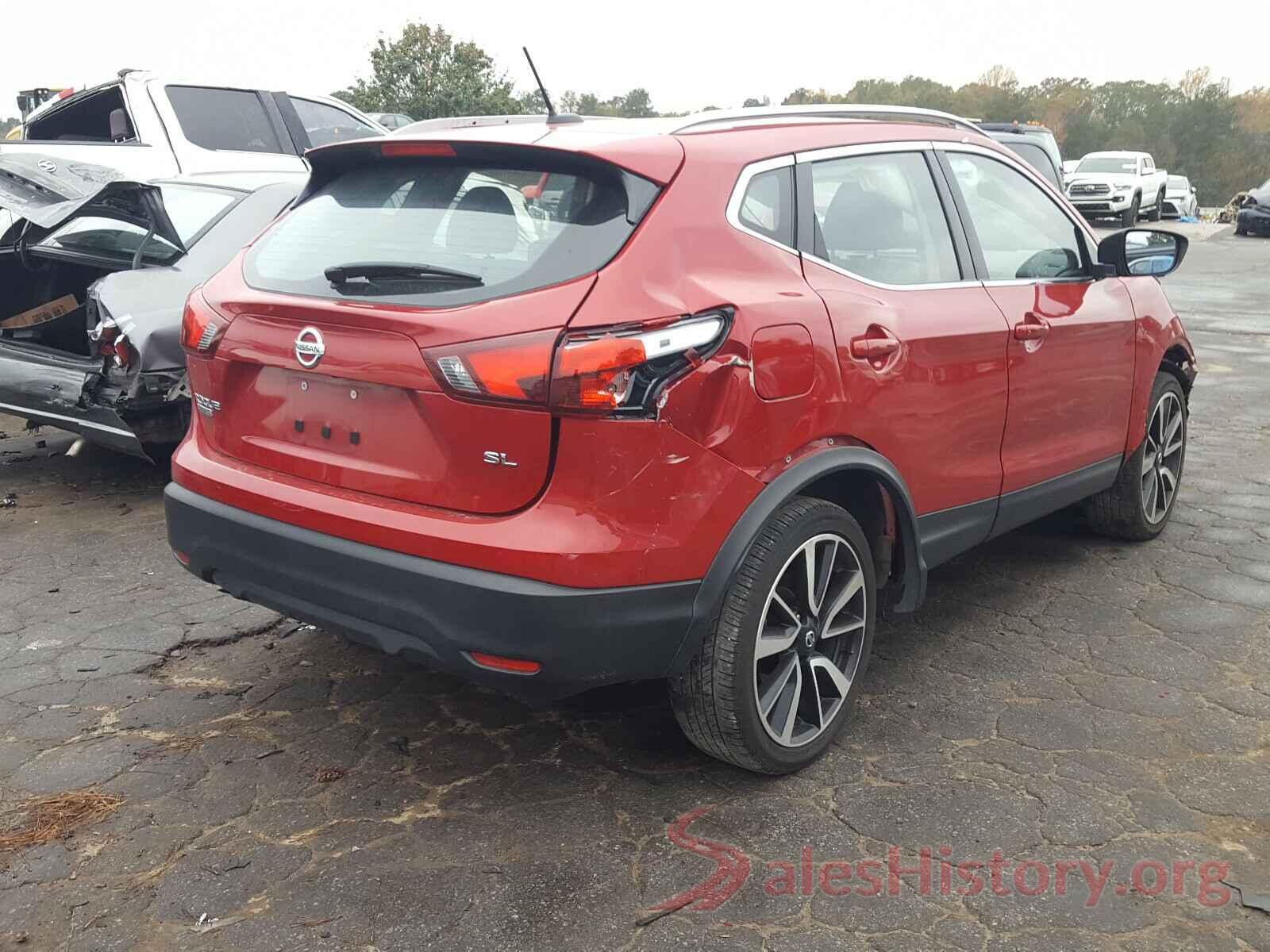 JN1BJ1CP1JW187125 2018 NISSAN ROGUE