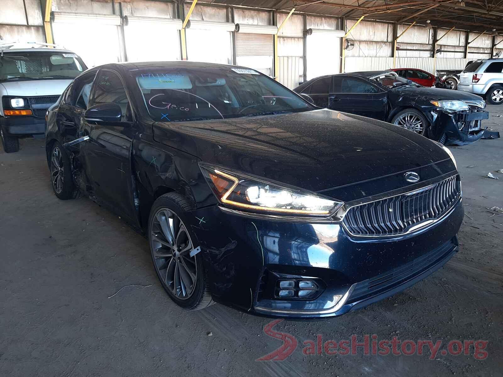 KNALC4J15H5078885 2017 KIA CADENZA