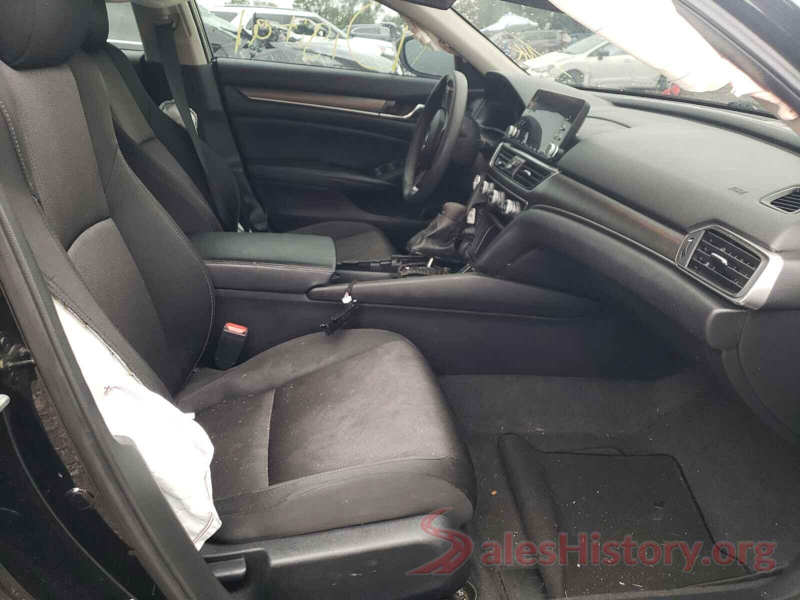 1HGCV1F18JA084117 2018 HONDA ACCORD