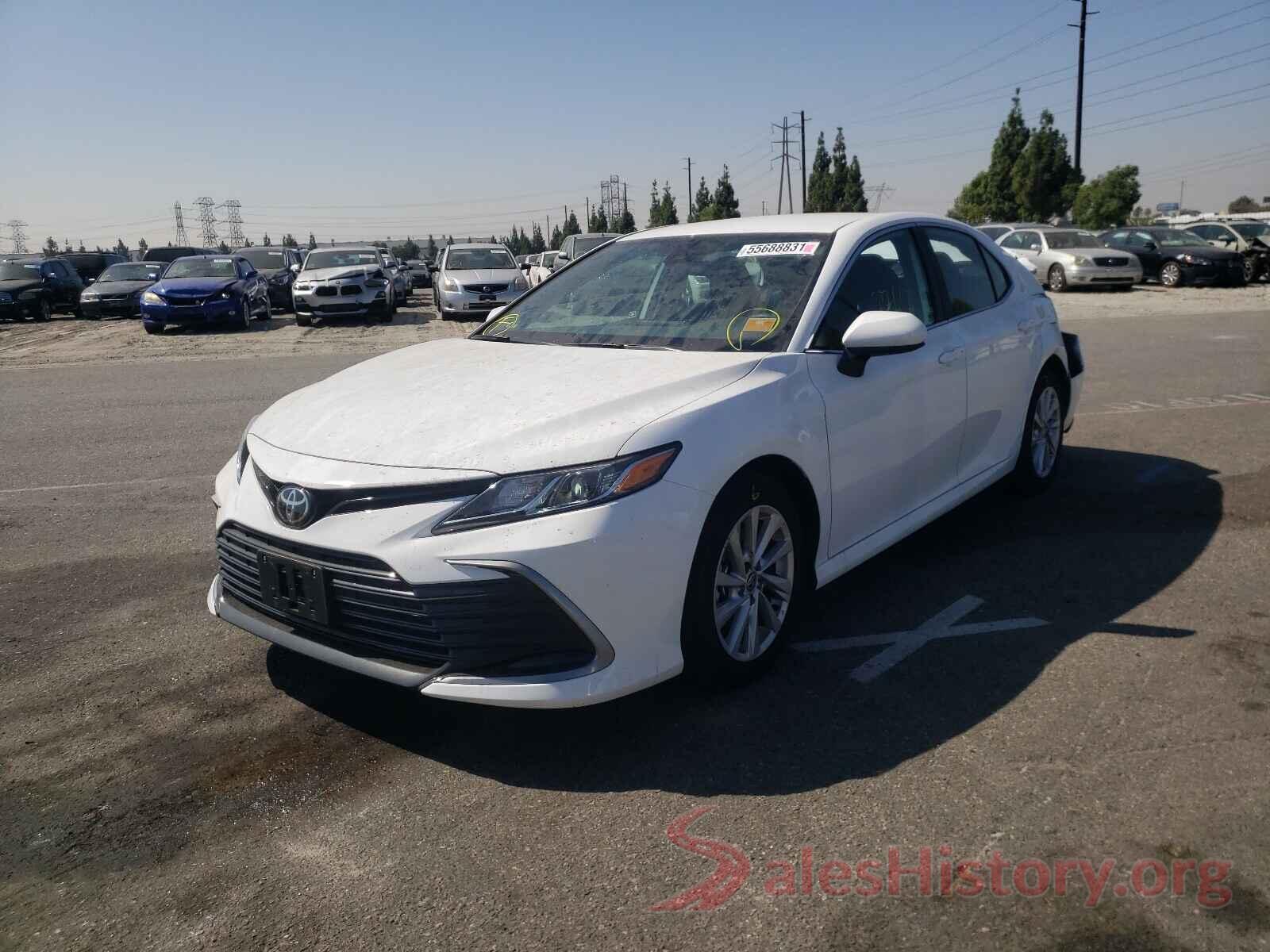 4T1C11AK1MU560393 2021 TOYOTA CAMRY