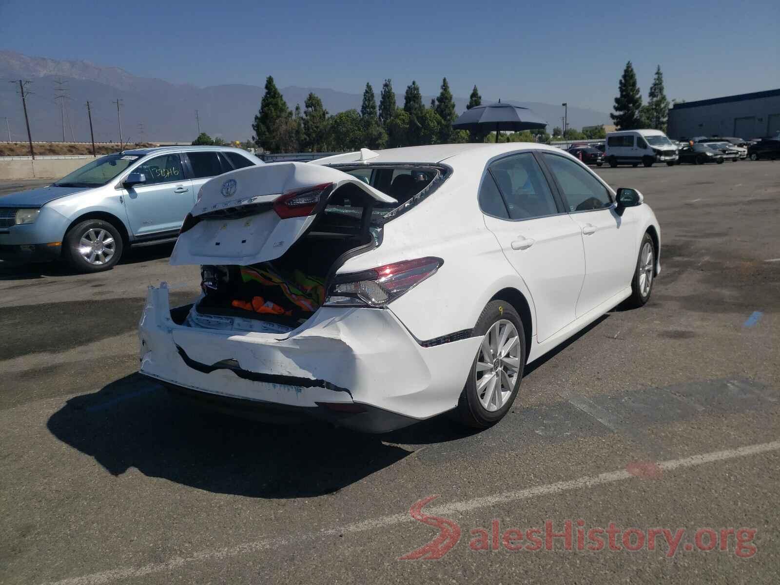 4T1C11AK1MU560393 2021 TOYOTA CAMRY