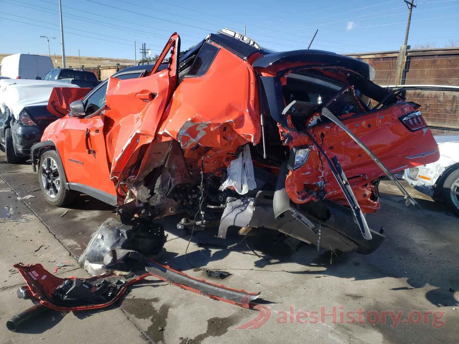 3C4NJDDB4JT403215 2018 JEEP COMPASS