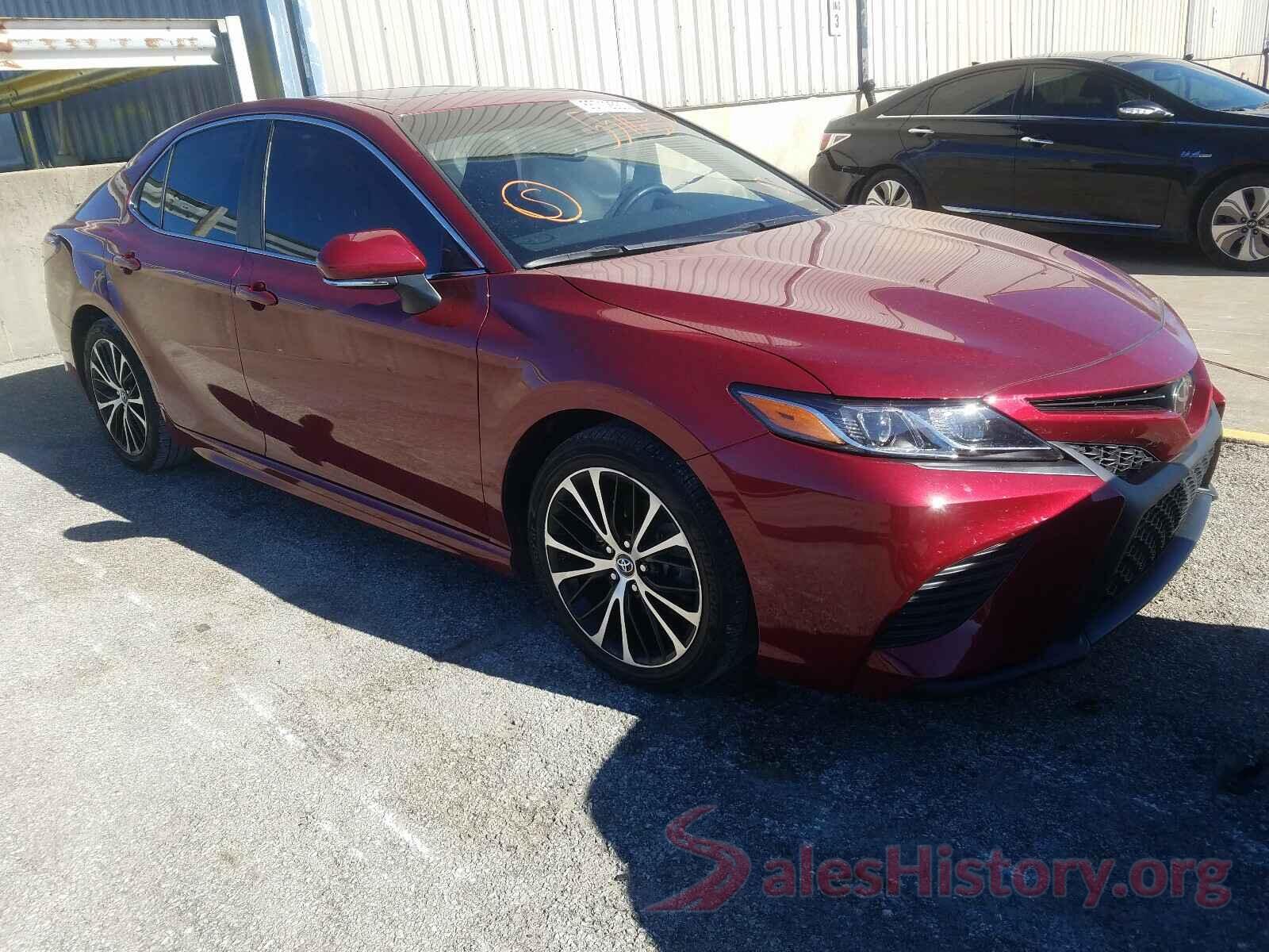 4T1B11HK0JU545929 2018 TOYOTA CAMRY