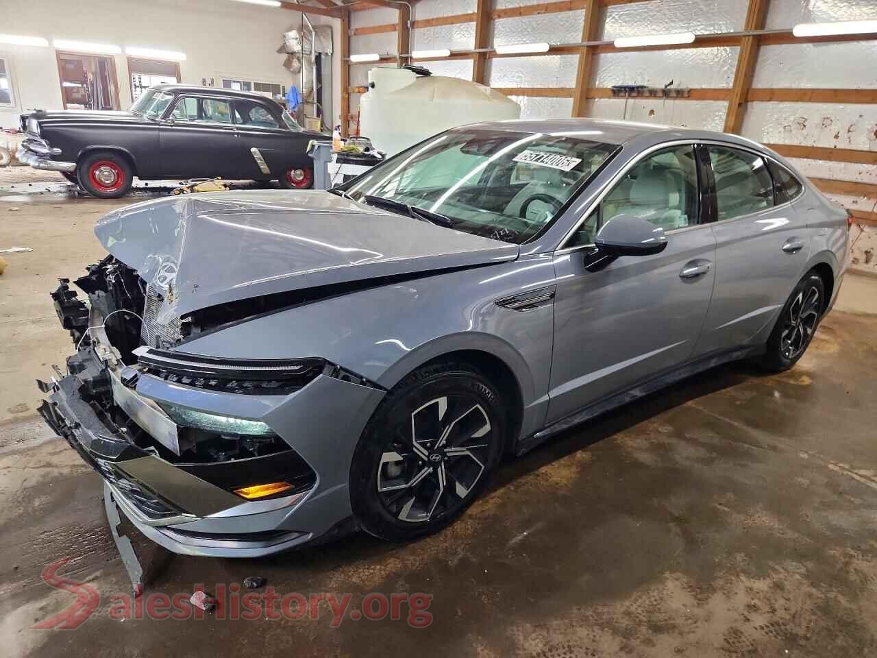 2025 HYUNDAI SONATA VIN KMHL64JA6SA471508, front 3/4 view