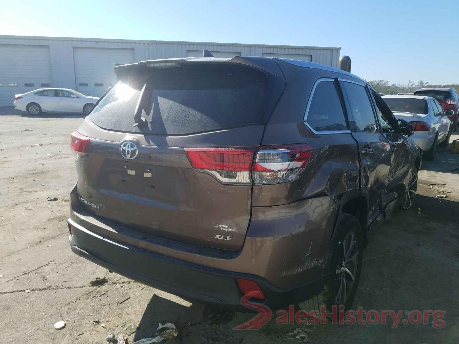 5TDKZRFH2JS261886 2018 TOYOTA HIGHLANDER