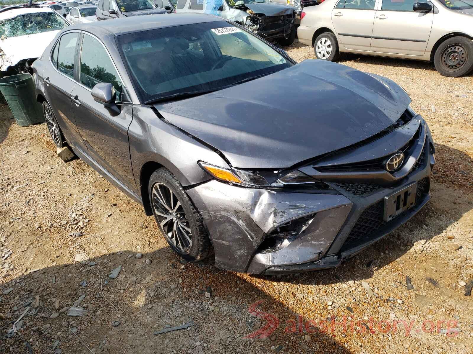 4T1B11HK6JU037447 2018 TOYOTA CAMRY