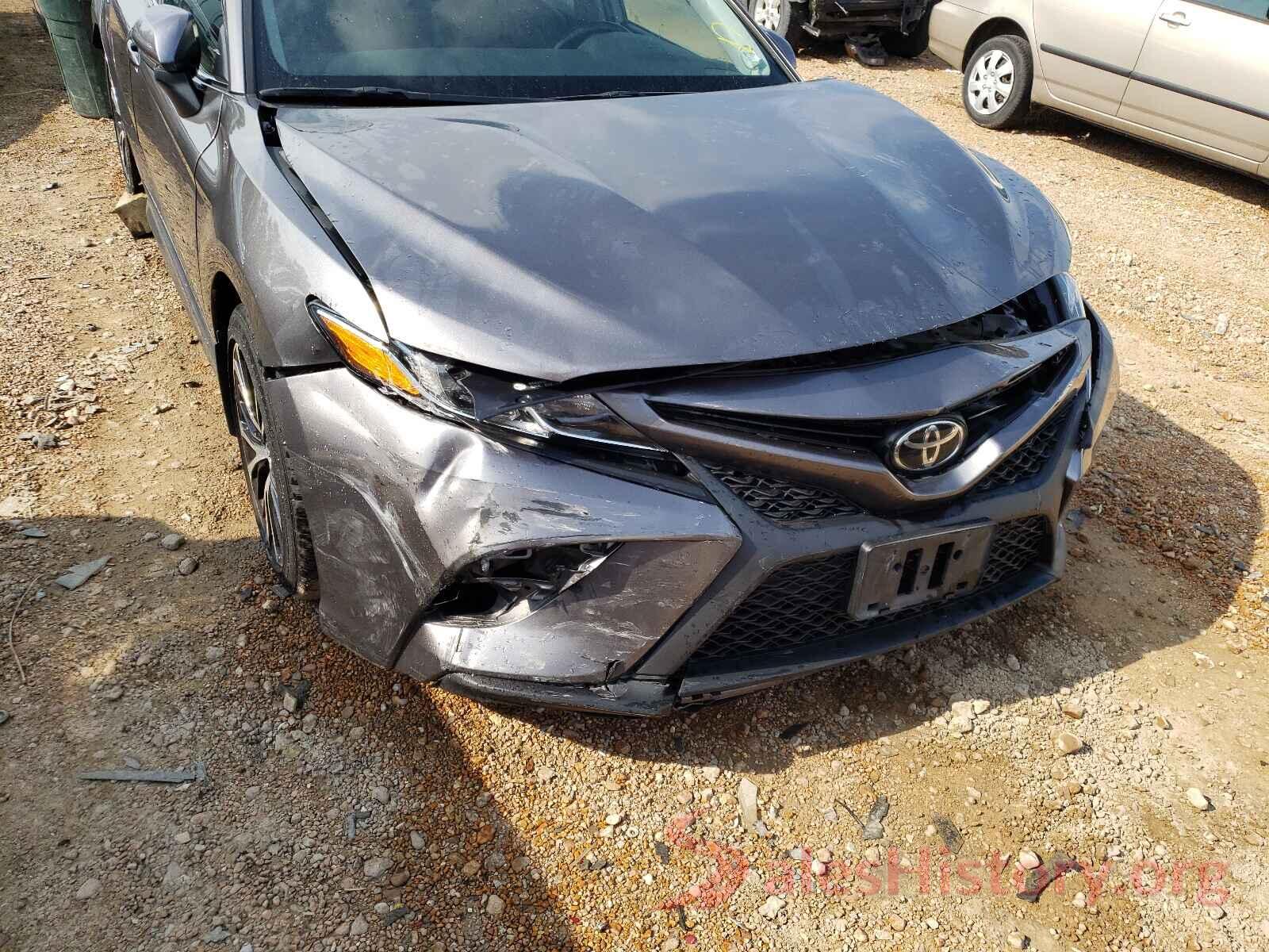 4T1B11HK6JU037447 2018 TOYOTA CAMRY