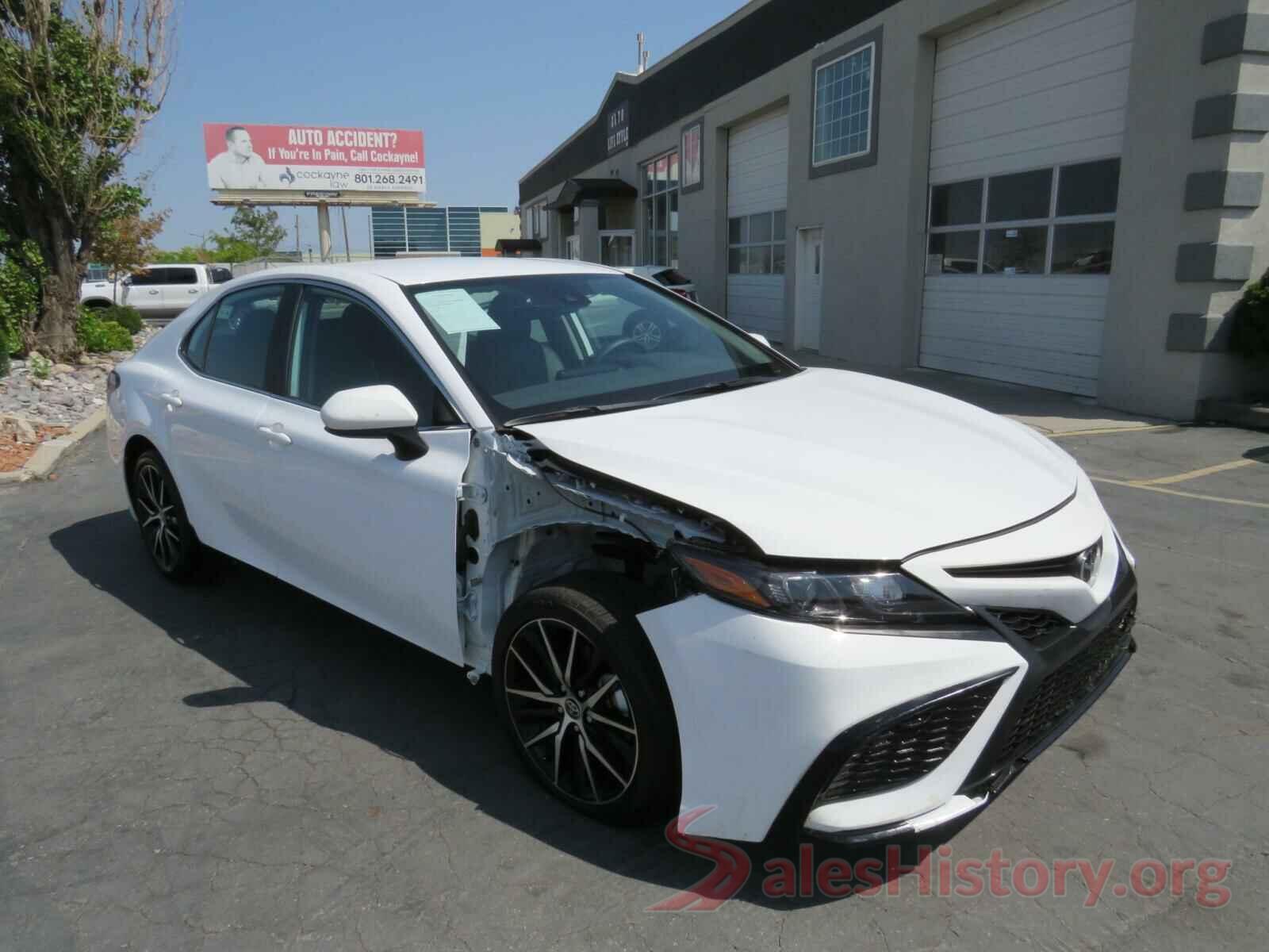 4T1G11AK2MU572991 2021 TOYOTA CAMRY