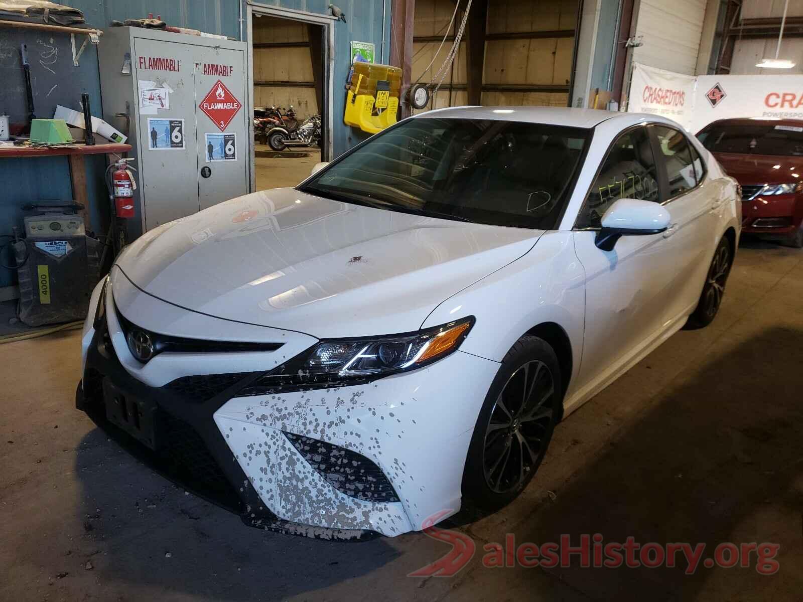 4T1B11HK7JU108400 2018 TOYOTA CAMRY