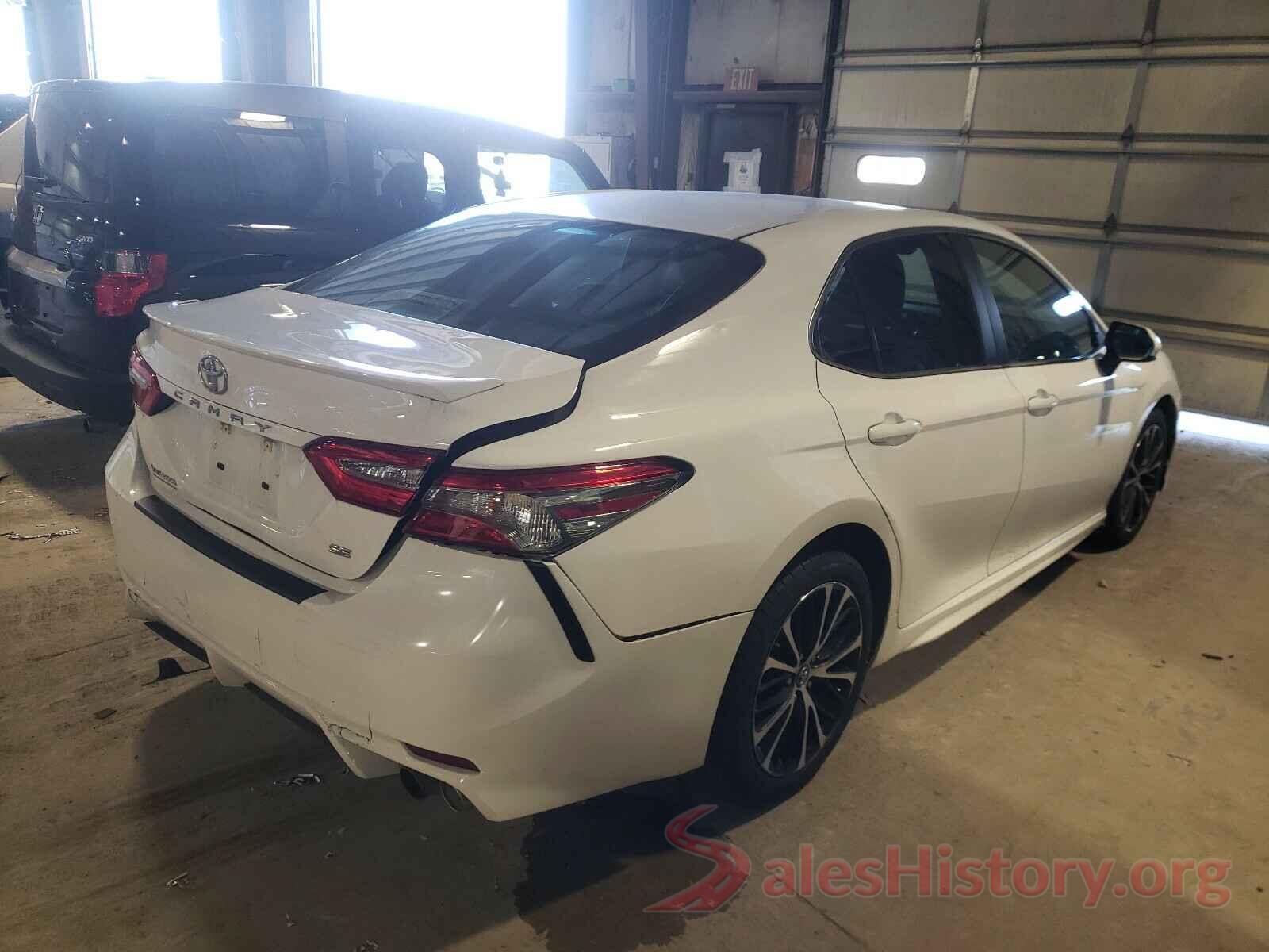 4T1B11HK7JU108400 2018 TOYOTA CAMRY