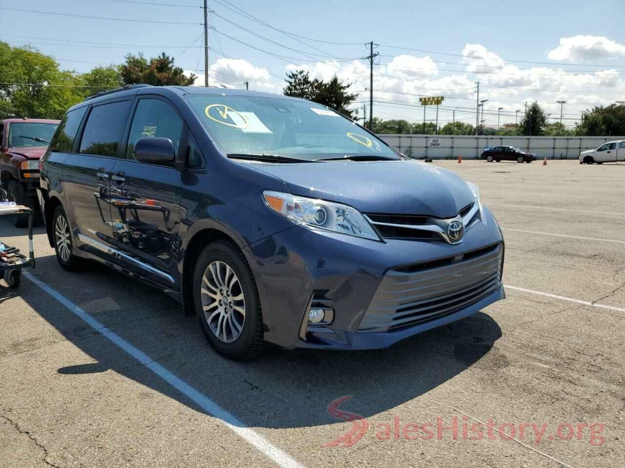 5TDYZ3DC6JS943555 2018 TOYOTA SIENNA