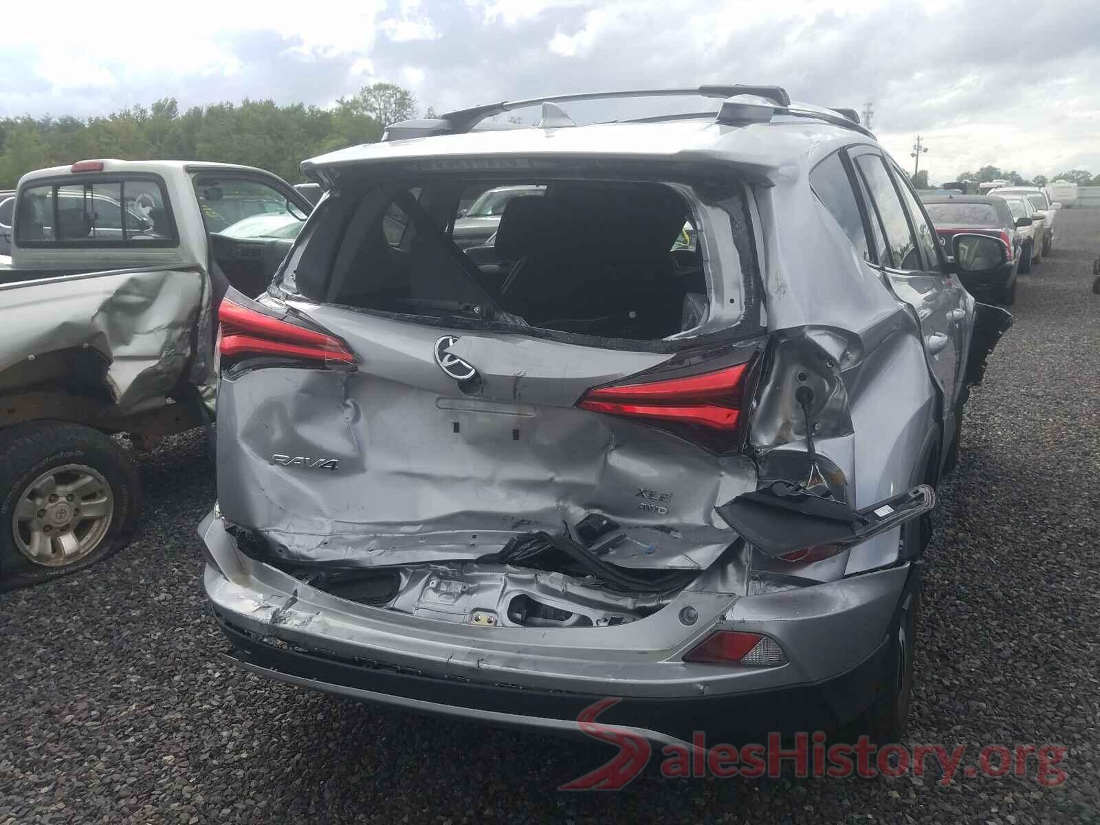 JTMRFREV7JJ256713 2018 TOYOTA RAV4