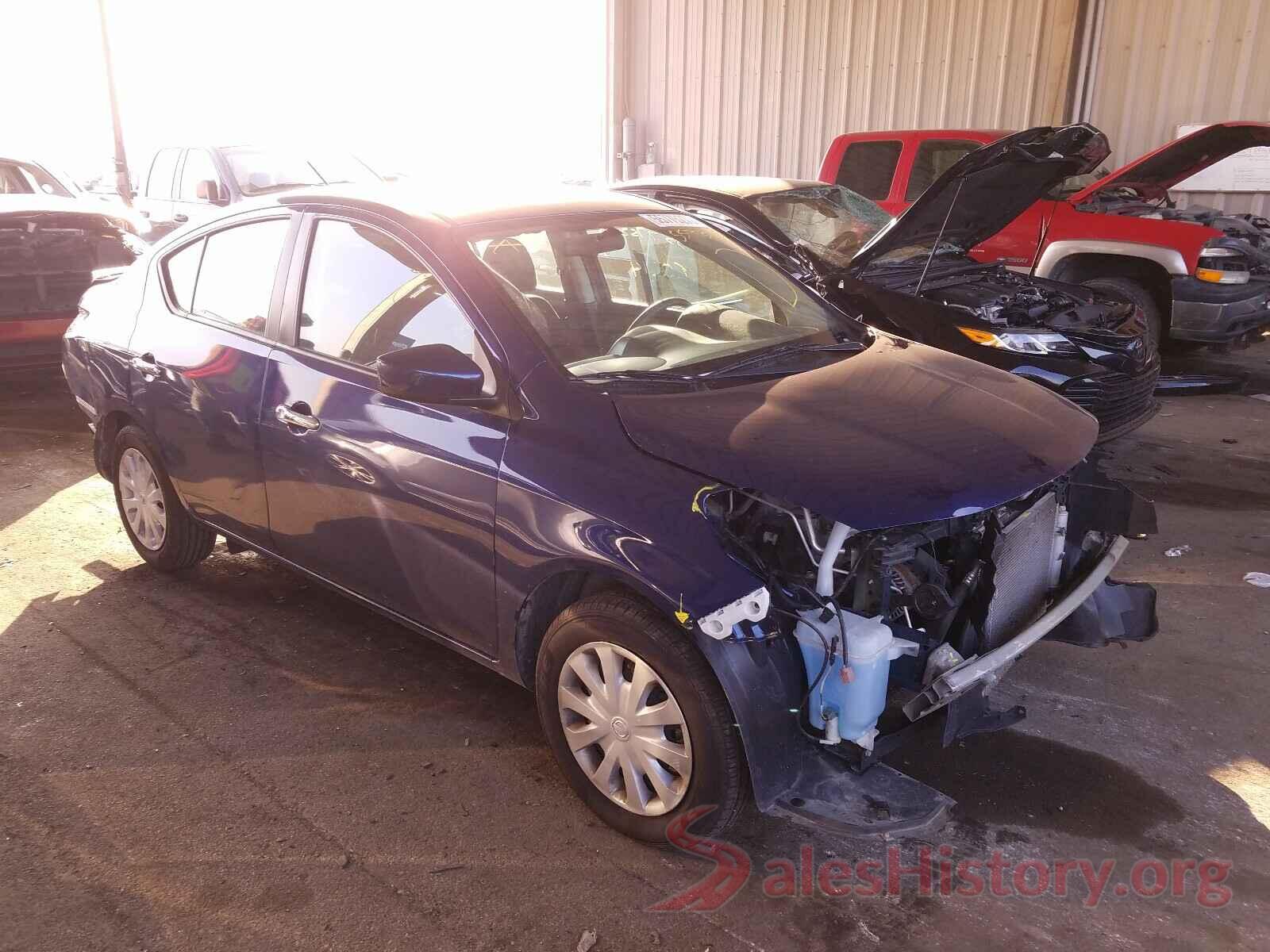 3N1CN7AP2JL878622 2018 NISSAN VERSA