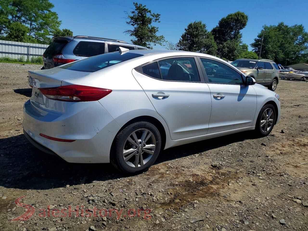 2017 HYUNDAI ELANTRA VIN 5NPD84LF4HH019876, right side view