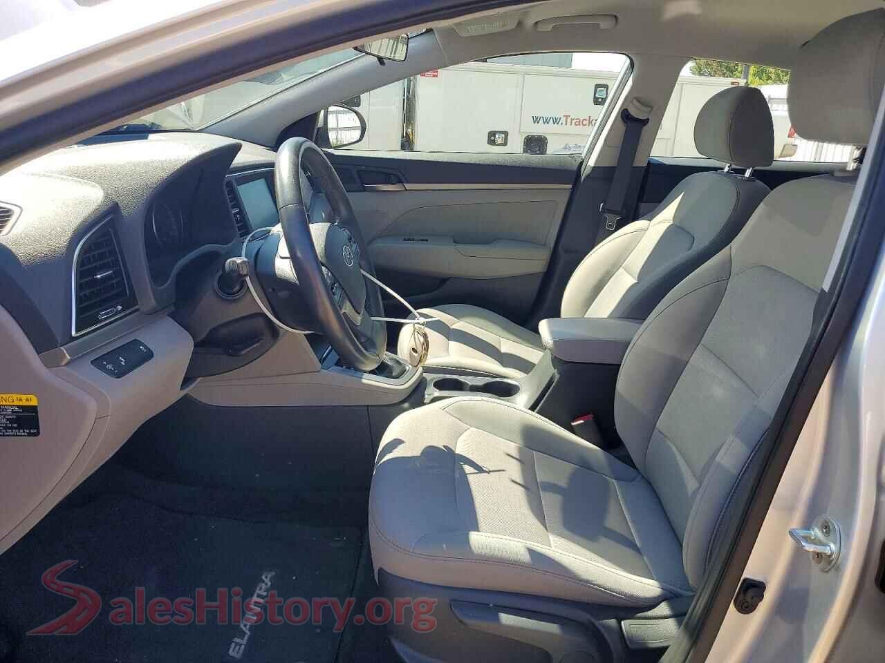 2017 HYUNDAI ELANTRA VIN 5NPD84LF4HH019876, engine bay