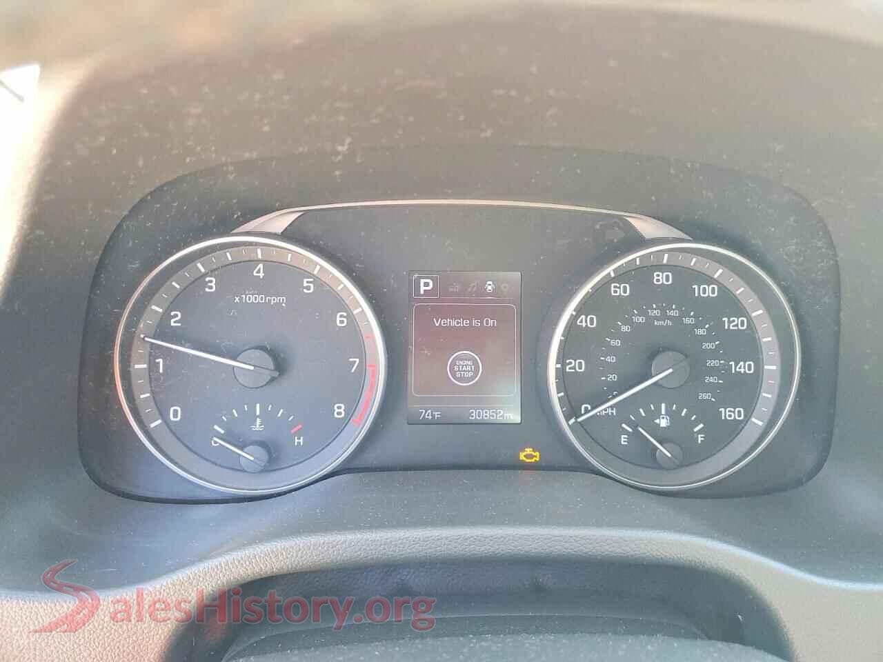 2017 HYUNDAI ELANTRA VIN 5NPD84LF4HH019876, interior center console