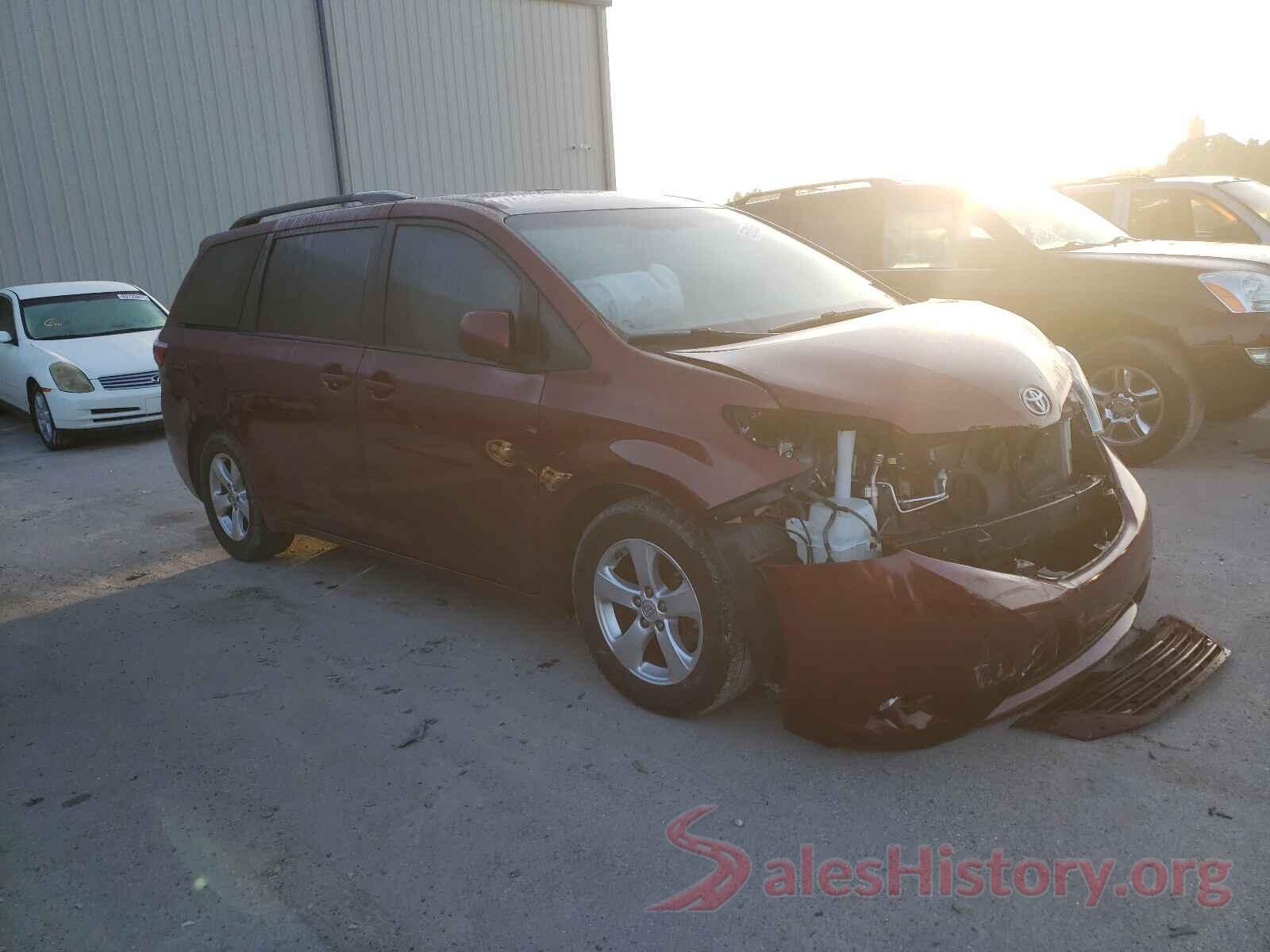 5TDKZ3DC0HS822598 2017 TOYOTA SIENNA