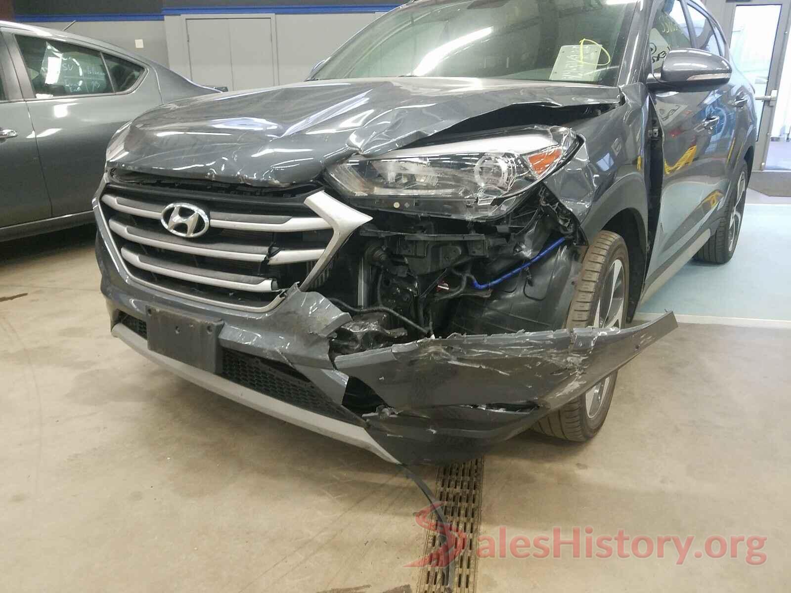 KM8J3CA25HU555376 2017 HYUNDAI TUCSON