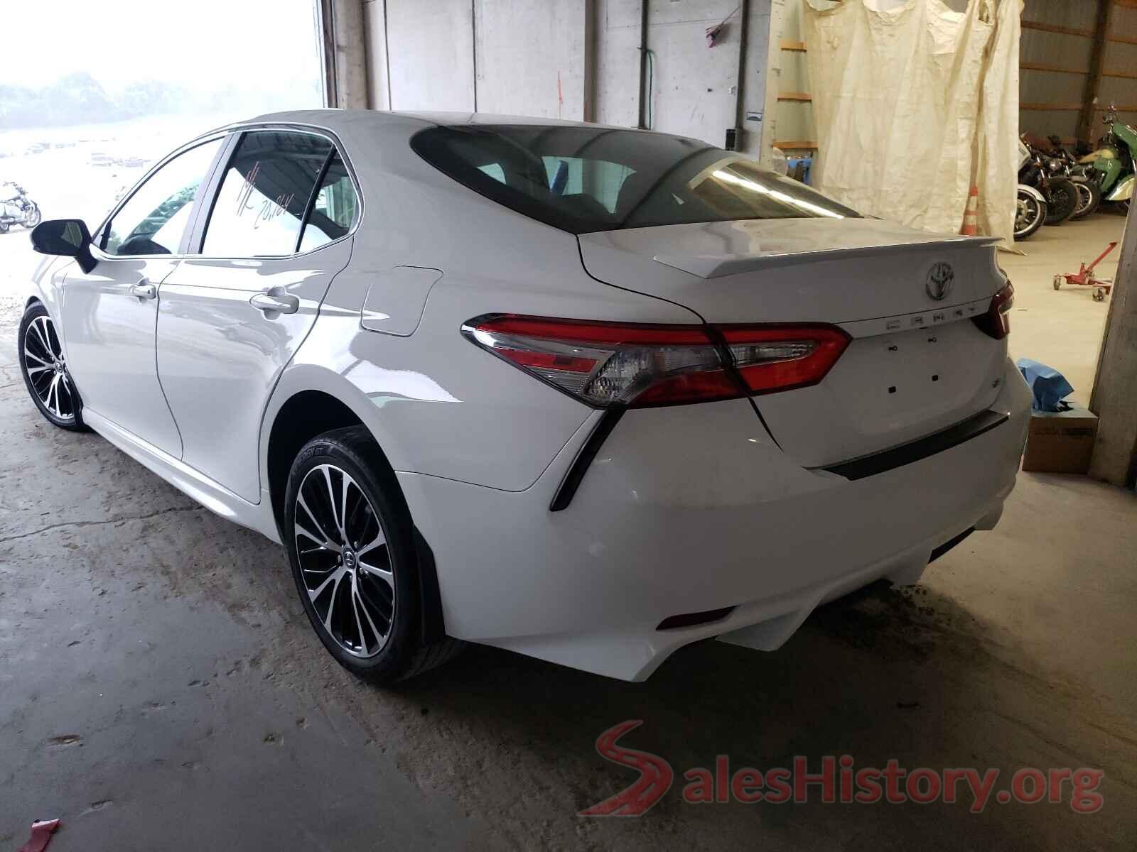 4T1B11HK0JU610567 2018 TOYOTA CAMRY